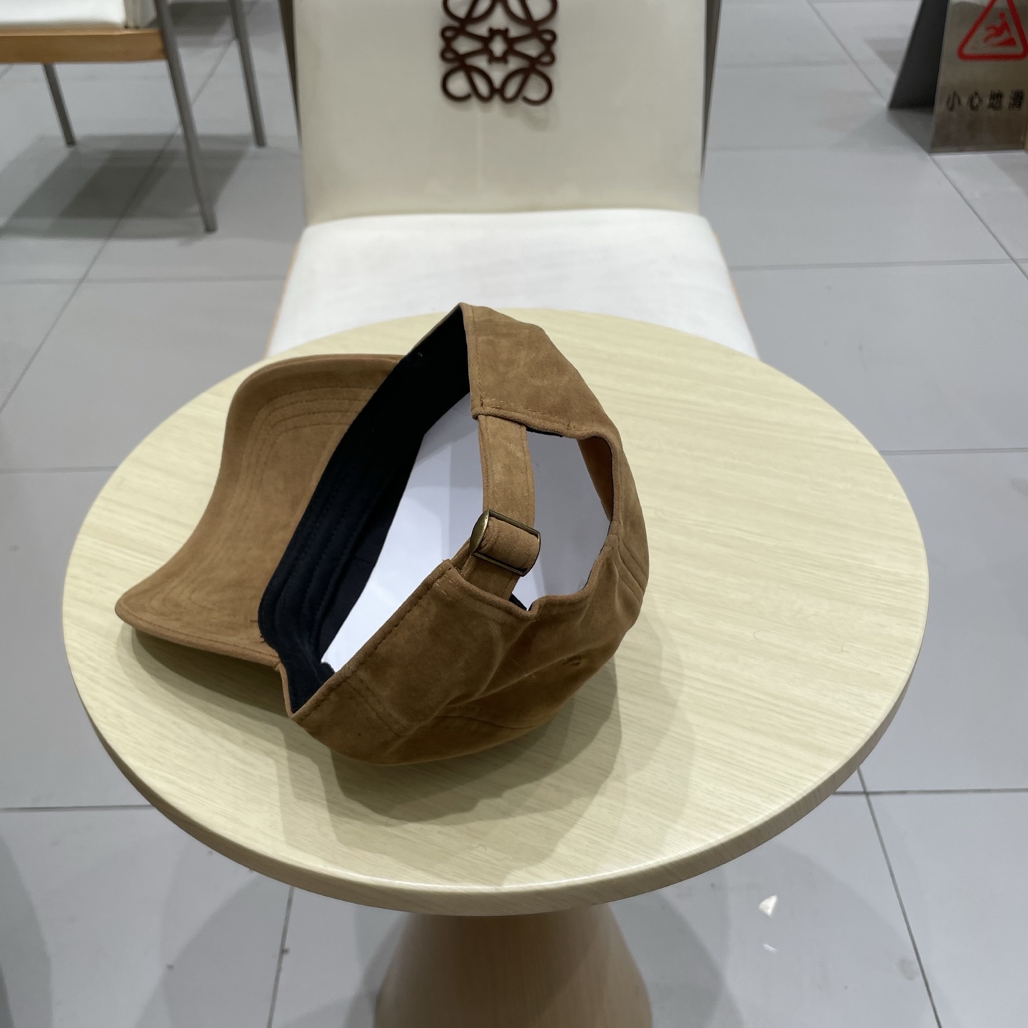  👒罗意威👒LOEWE秋冬棒球帽🧢质感超好，外部线条定位标准，做工精细，简约大气低价走量！