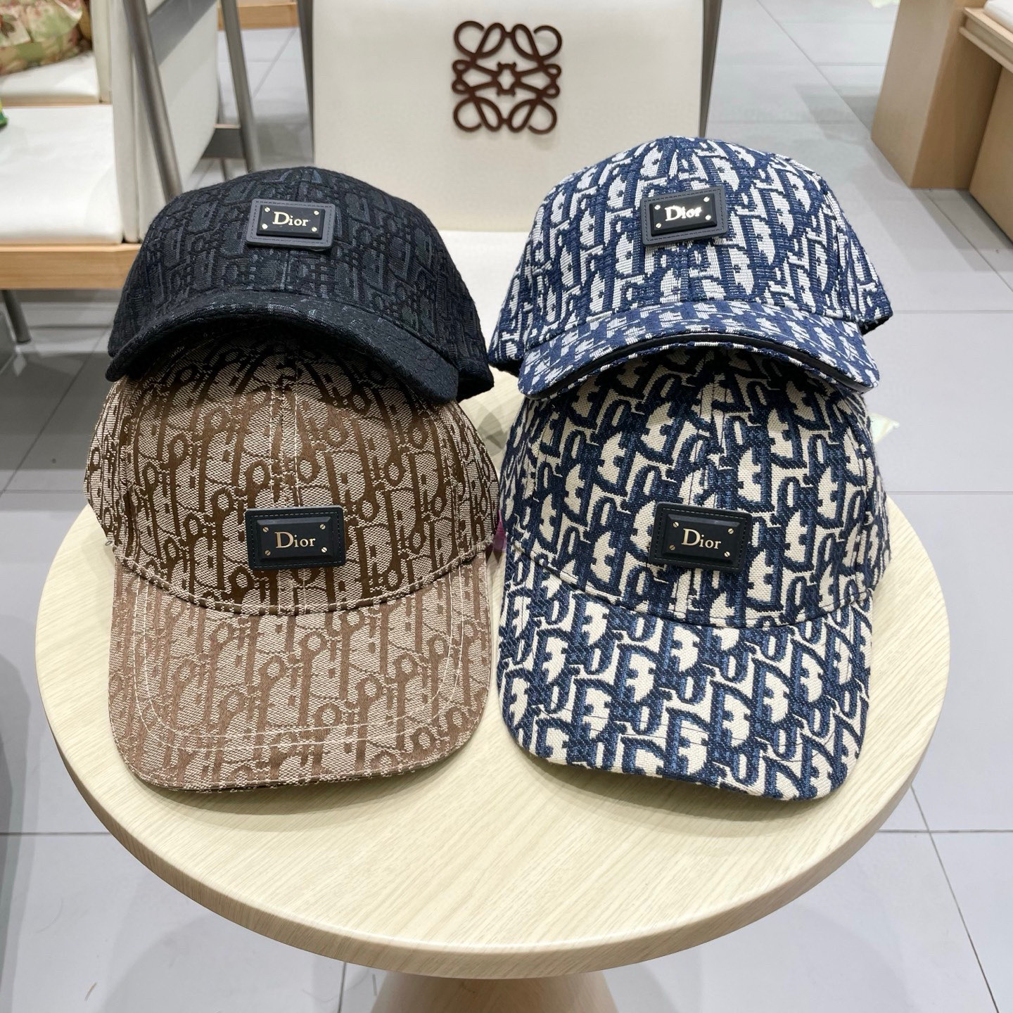  Dior 迪奥 新款原单棒球帽， 精致純也格调很有感觉，很酷很时尚，质量超赞