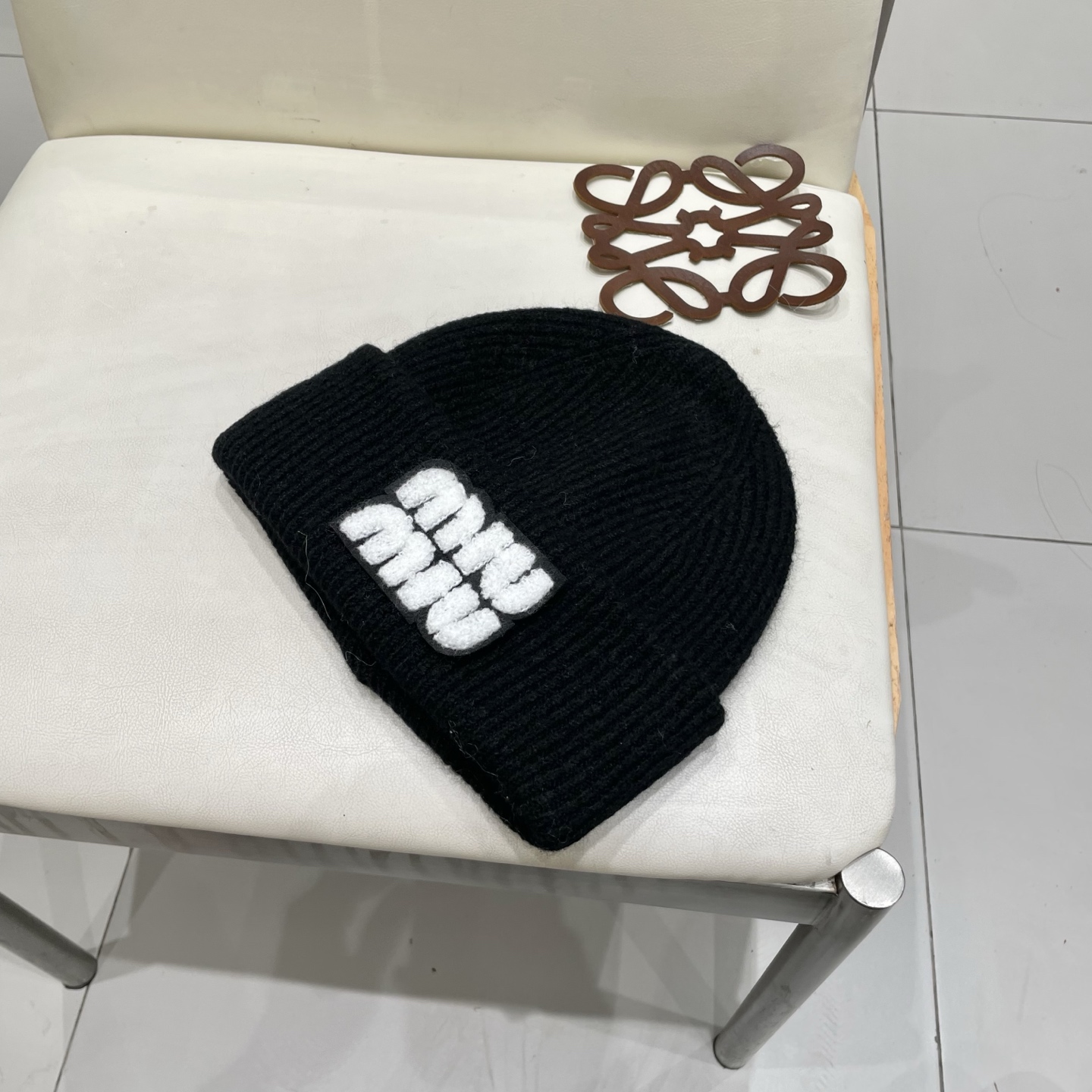  miumiu缪缪🐰秋冬毛线帽
这种高级灰色染色非常难染！简直质感从头开始了！巨推荐大家
这顶不管什么类