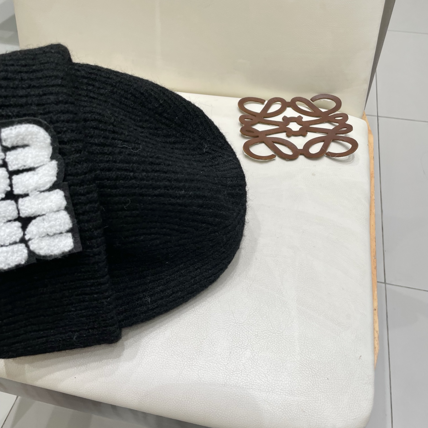  miumiu缪缪🐰秋冬毛线帽
这种高级灰色染色非常难染！简直质感从头开始了！巨推荐大家
这顶不管什么类