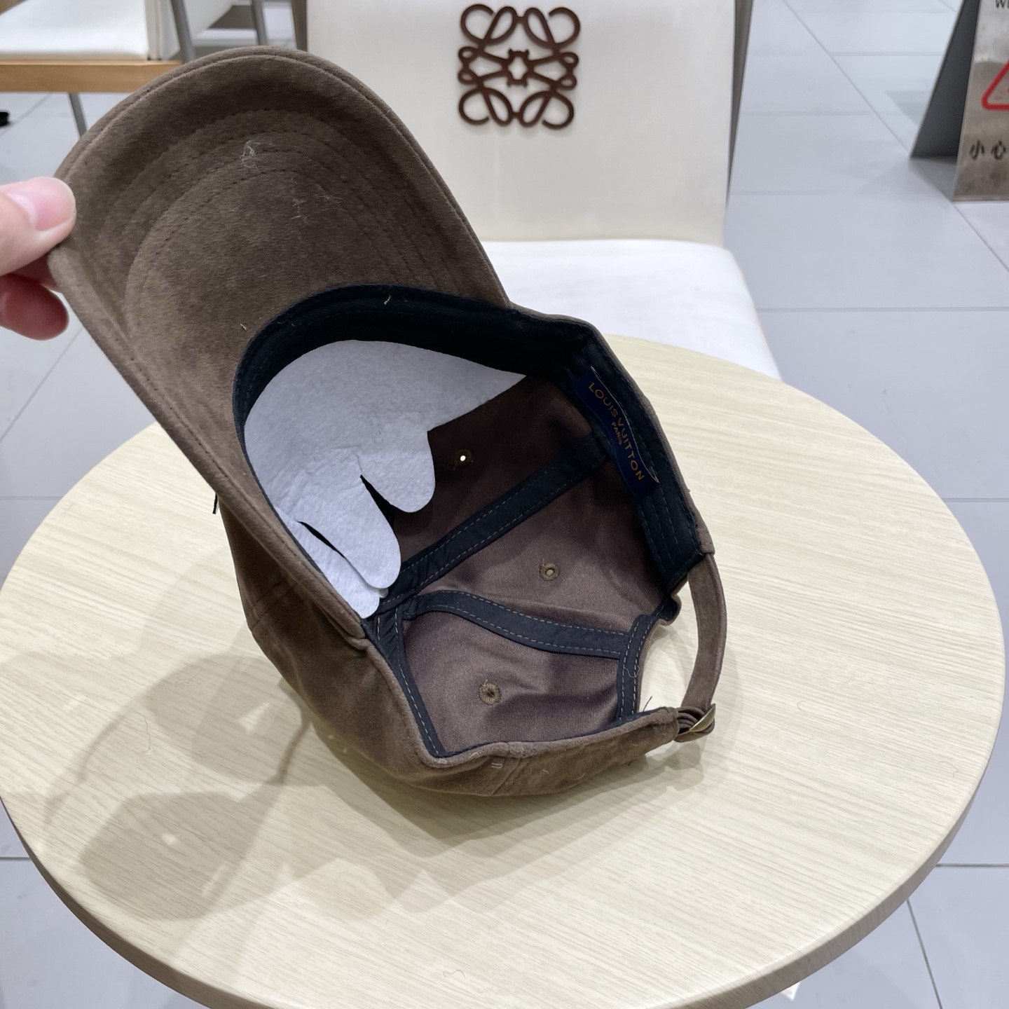  LV路易威登棒球帽  轻盈透气。完美版型，独家实物拍摄，男女适用