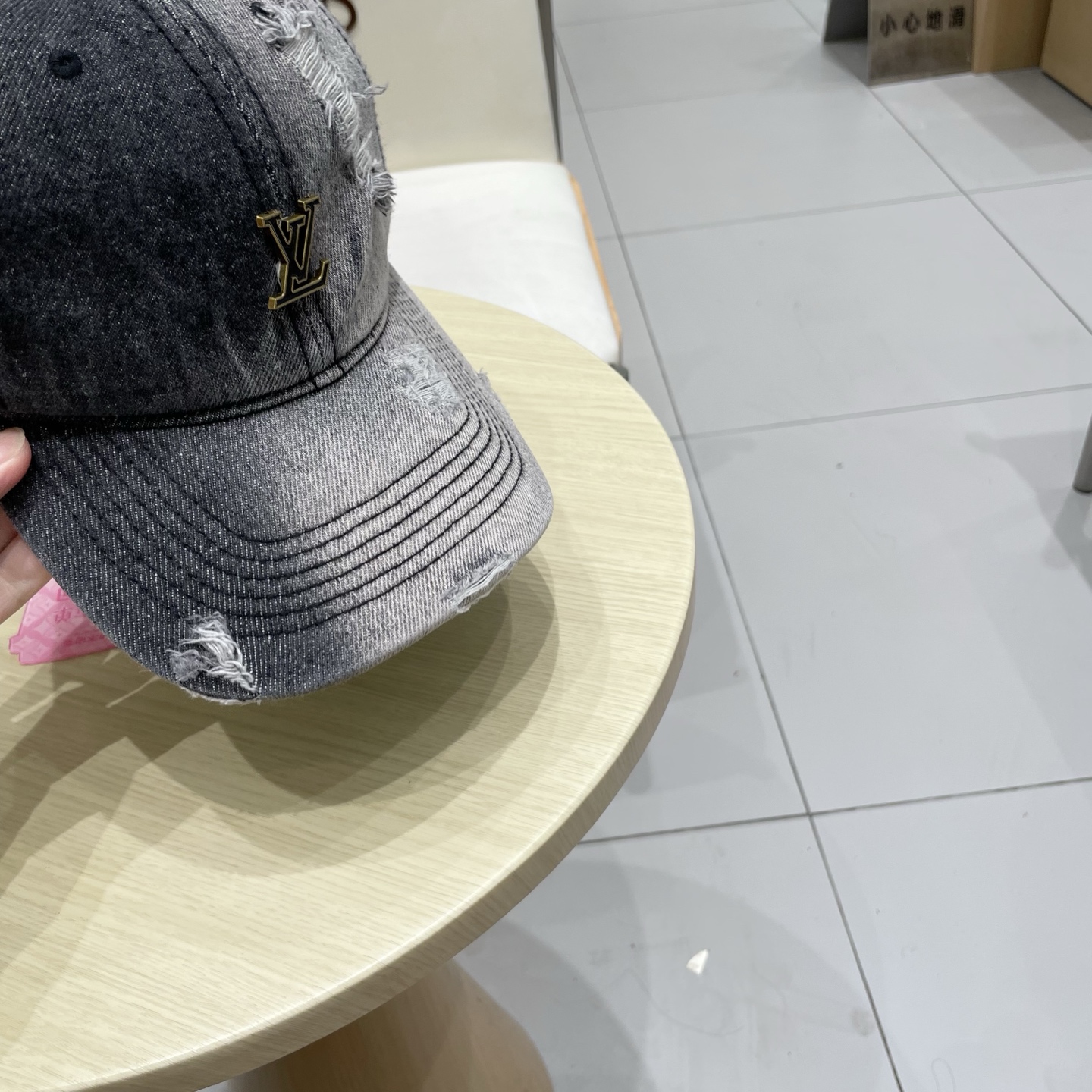  Lv路易威登水洗做旧破洞牛仔棒球帽女复古宽帽檐显脸遮阳百搭情侣鸭舌帽男潮