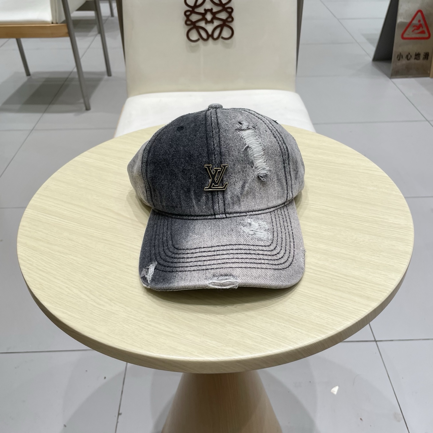  Lv路易威登水洗做旧破洞牛仔棒球帽女复古宽帽檐显脸遮阳百搭情侣鸭舌帽男潮