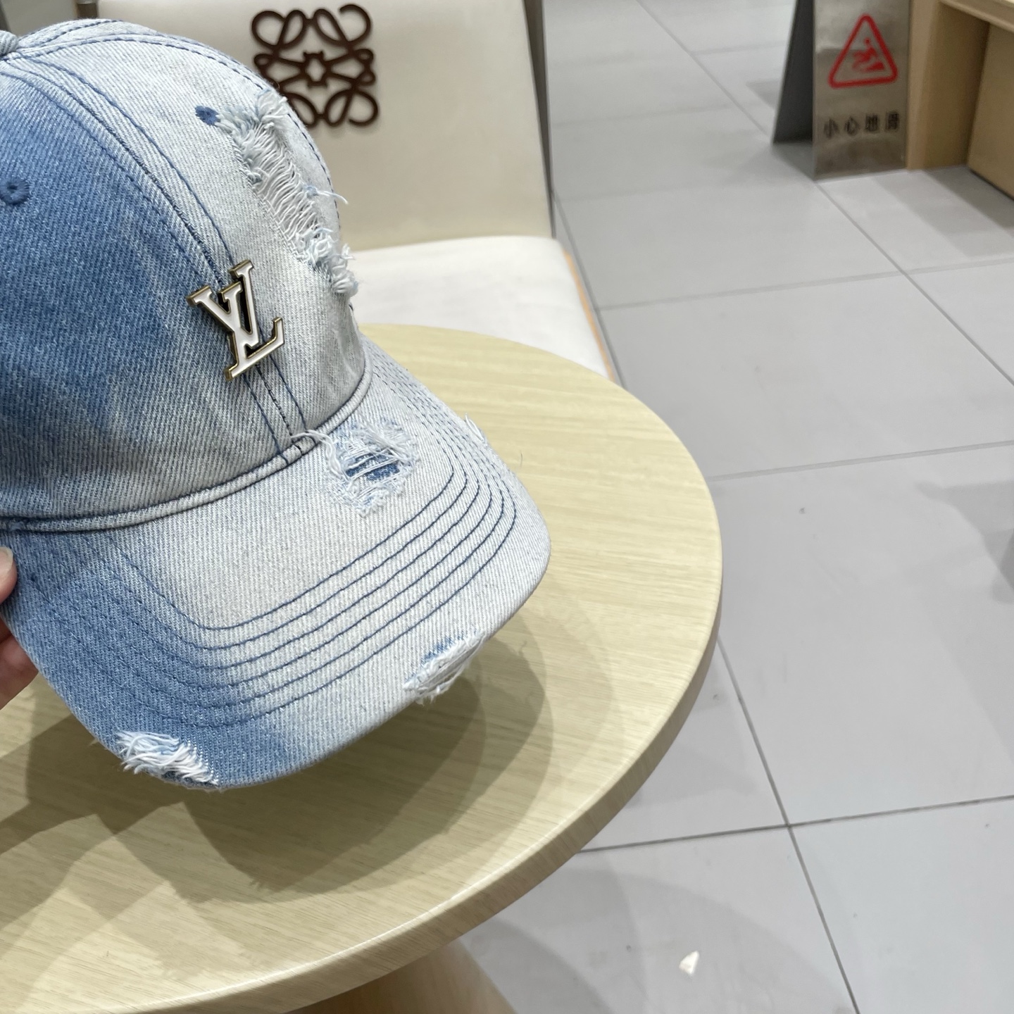  Lv路易威登水洗做旧破洞牛仔棒球帽女复古宽帽檐显脸遮阳百搭情侣鸭舌帽男潮