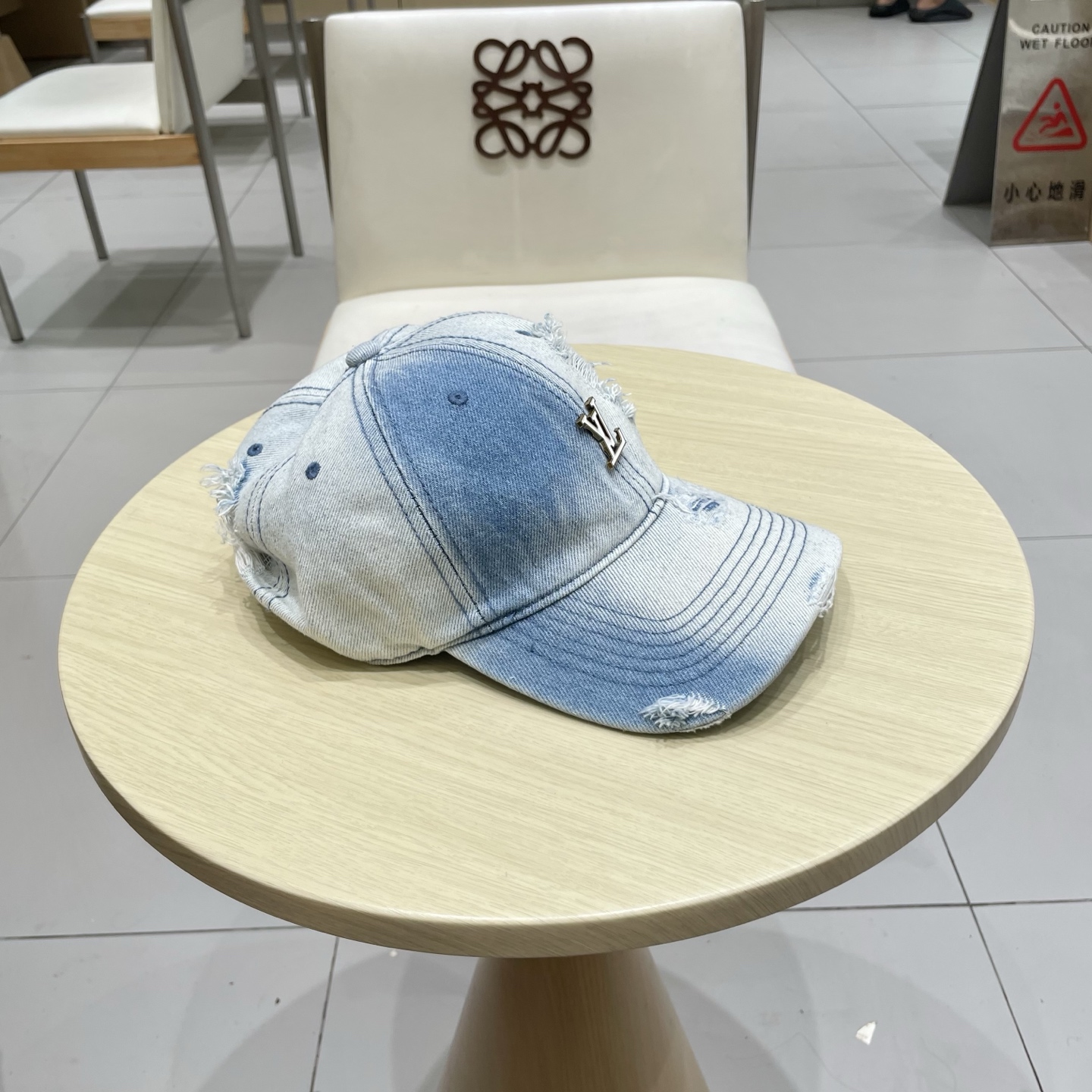  Lv路易威登水洗做旧破洞牛仔棒球帽女复古宽帽檐显脸遮阳百搭情侣鸭舌帽男潮