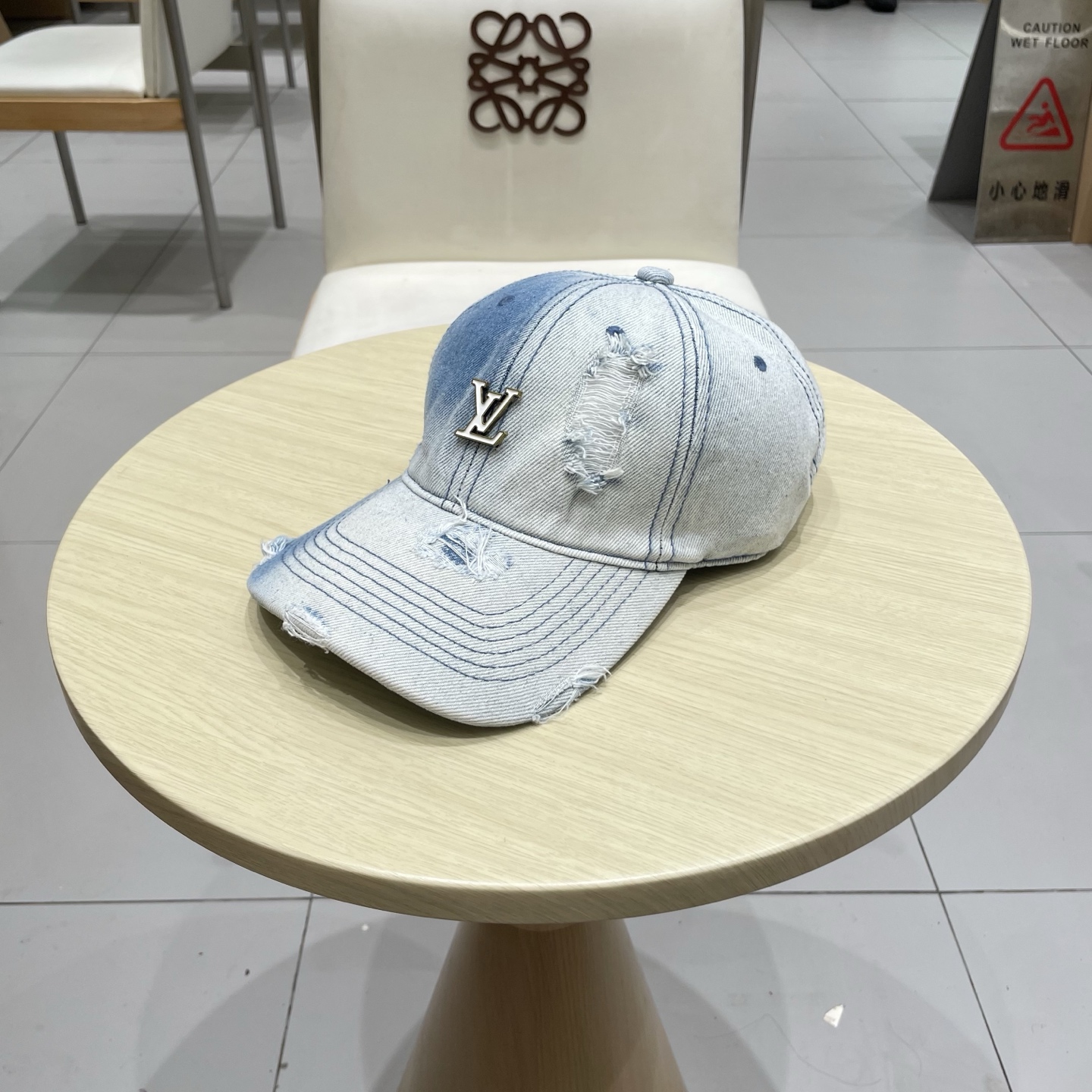  Lv路易威登水洗做旧破洞牛仔棒球帽女复古宽帽檐显脸遮阳百搭情侣鸭舌帽男潮