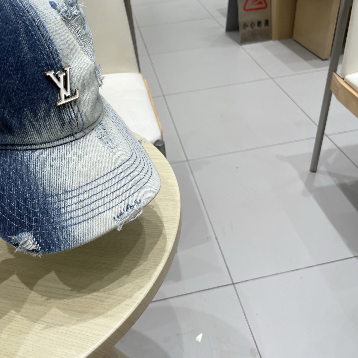  Lv路易威登水洗做旧破洞牛仔棒球帽女复古宽帽檐显脸遮阳百搭情侣鸭舌帽男潮