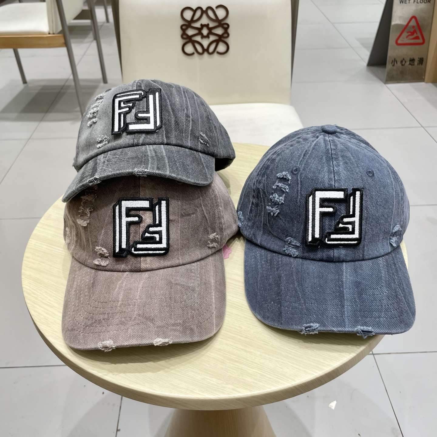  FENDI芬迪棒球帽🧢 经典FF中古单品，气质穿搭单品，质量杠杠👍