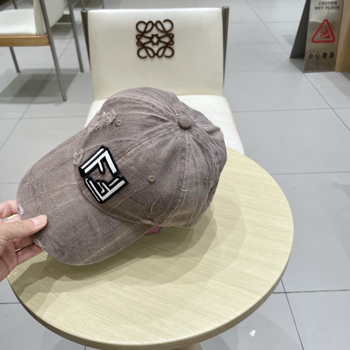  FENDI芬迪棒球帽🧢 经典FF中古单品，气质穿搭单品，质量杠杠👍