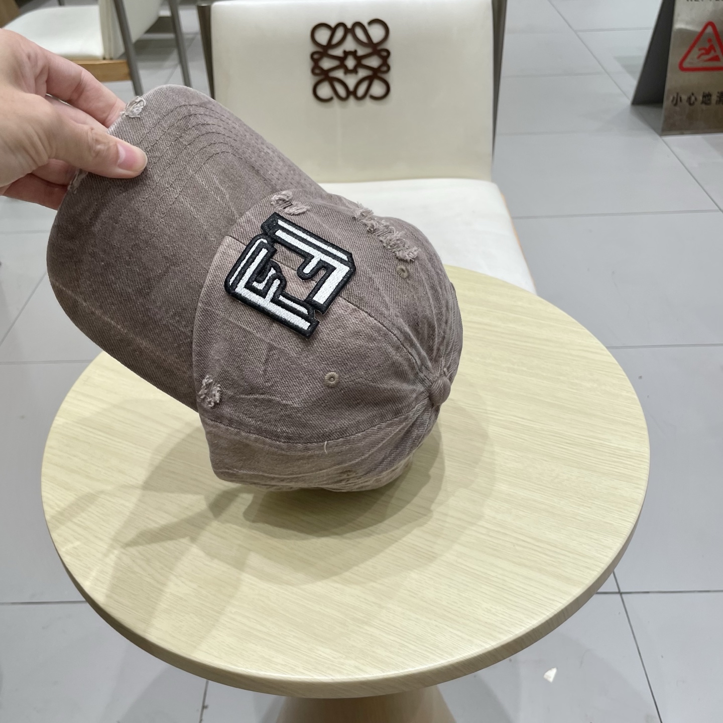  FENDI芬迪棒球帽🧢 经典FF中古单品，气质穿搭单品，质量杠杠👍