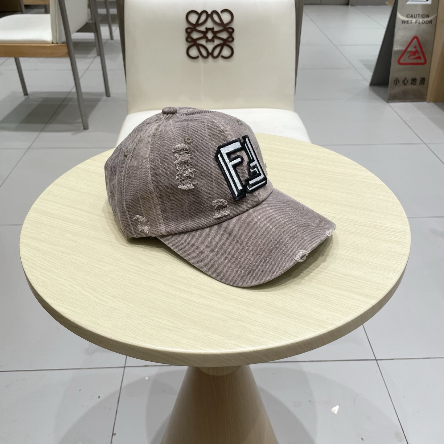  FENDI芬迪棒球帽🧢 经典FF中古单品，气质穿搭单品，质量杠杠👍