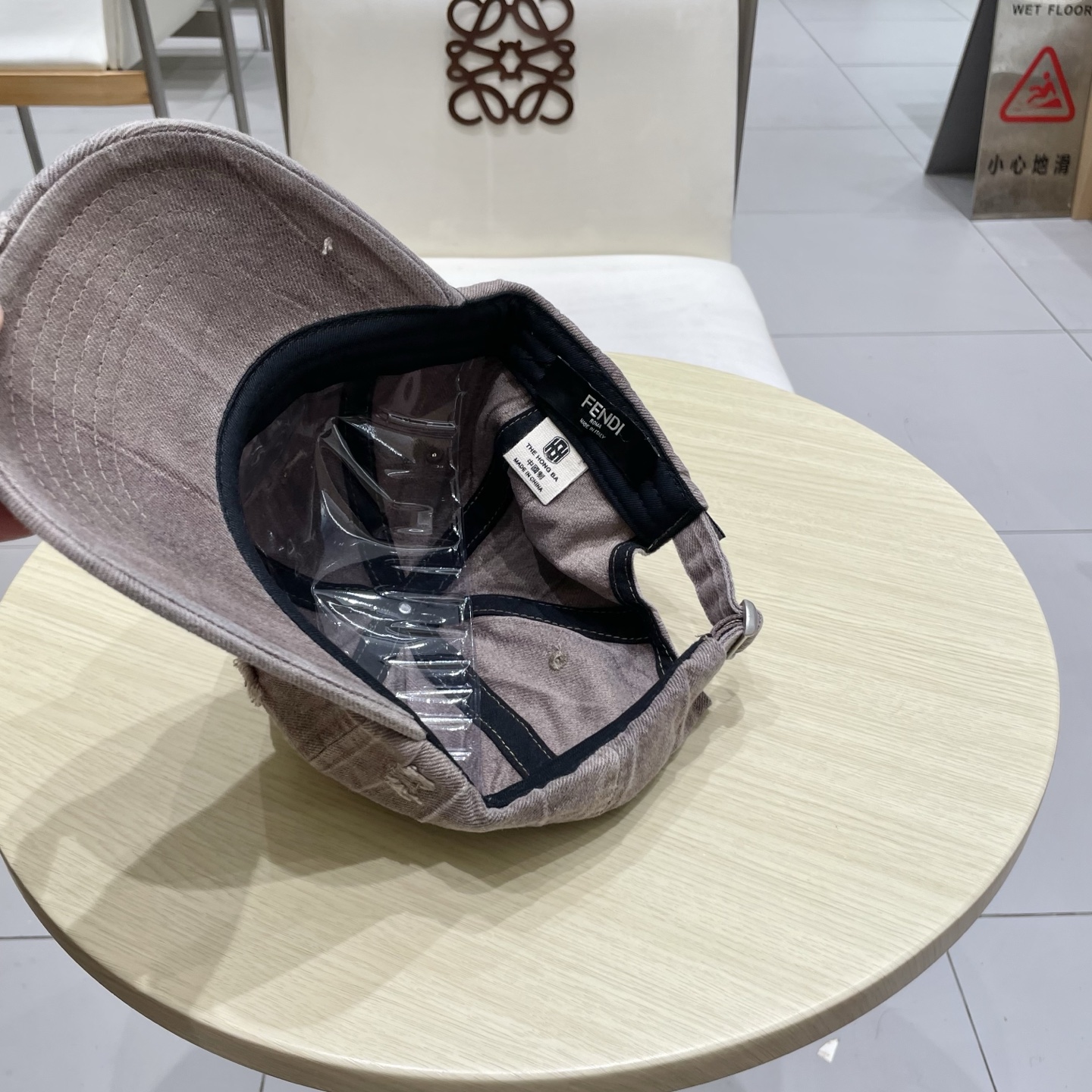  FENDI芬迪棒球帽🧢 经典FF中古单品，气质穿搭单品，质量杠杠👍
