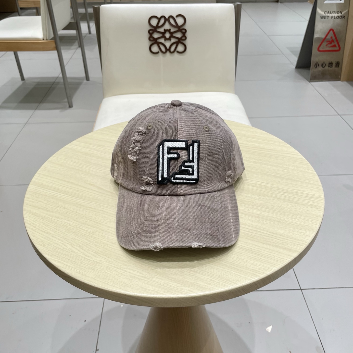  FENDI芬迪棒球帽🧢 经典FF中古单品，气质穿搭单品，质量杠杠👍