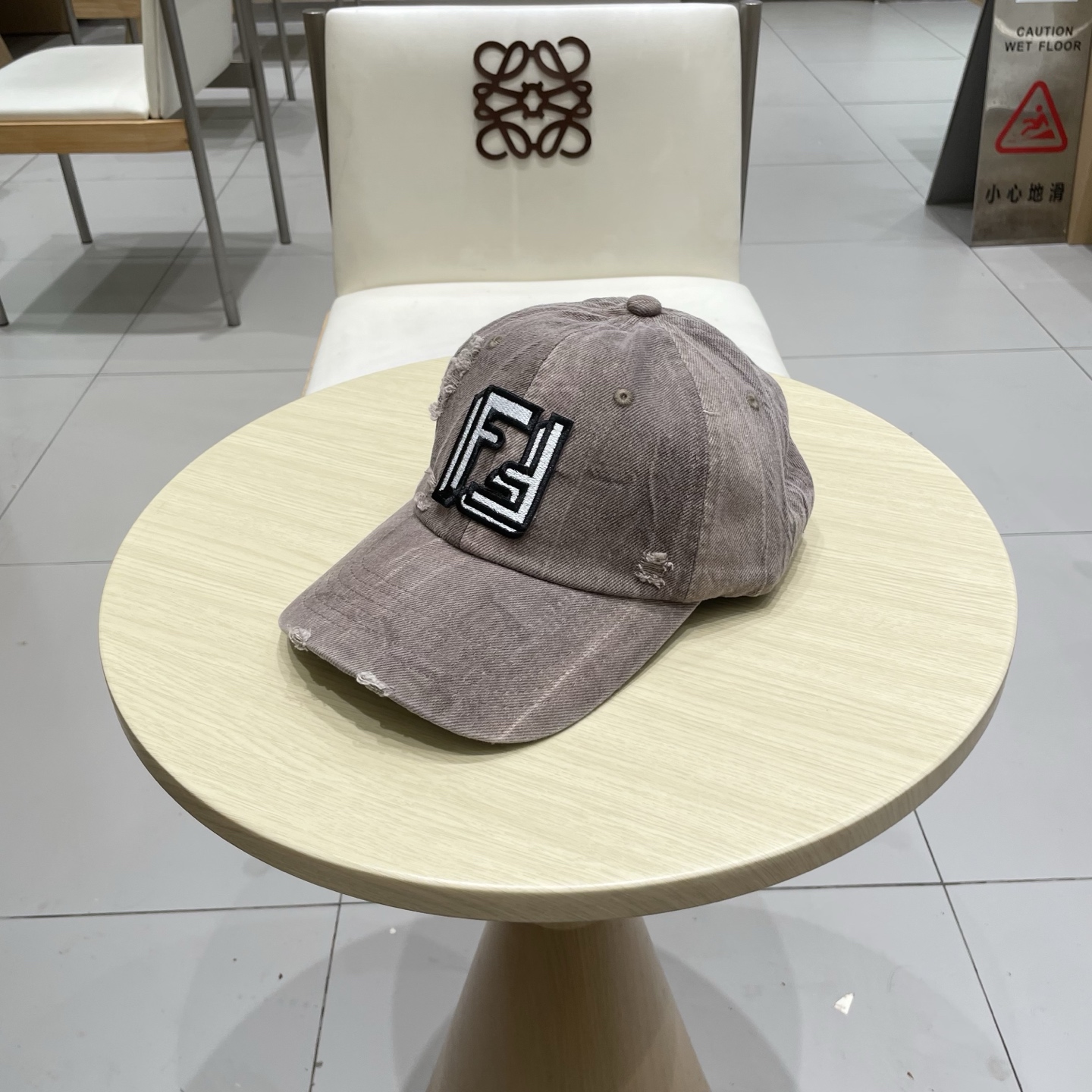 FENDI芬迪棒球帽🧢 经典FF中古单品，气质穿搭单品，质量杠杠👍