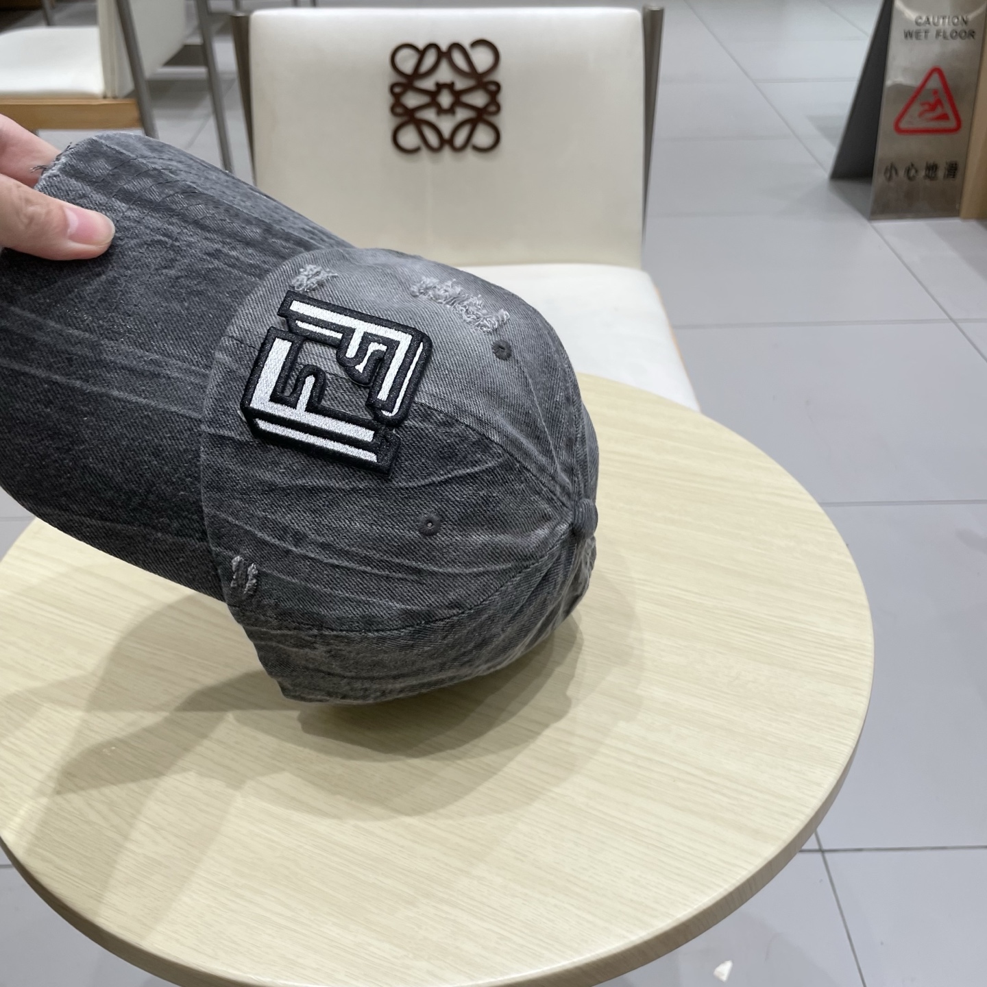  FENDI芬迪棒球帽🧢 经典FF中古单品，气质穿搭单品，质量杠杠👍