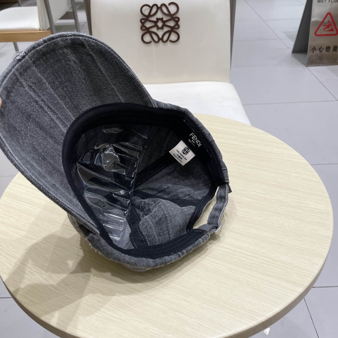  FENDI芬迪棒球帽🧢 经典FF中古单品，气质穿搭单品，质量杠杠👍