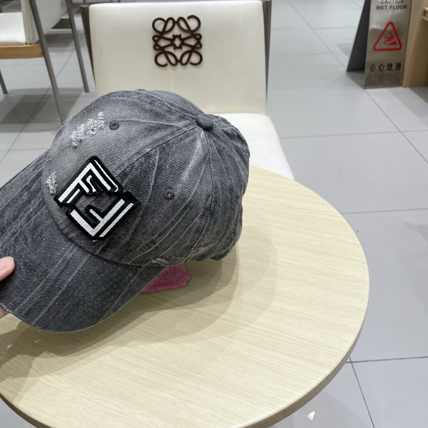  FENDI芬迪棒球帽🧢 经典FF中古单品，气质穿搭单品，质量杠杠👍