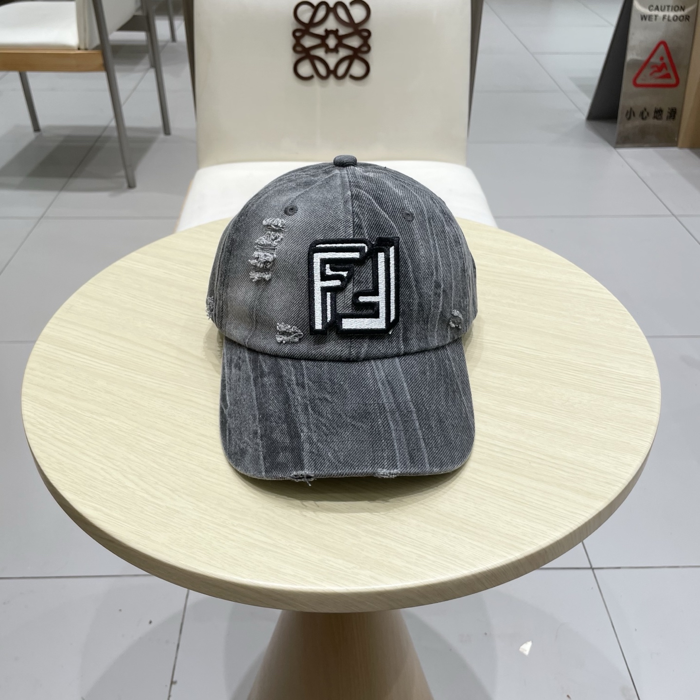  FENDI芬迪棒球帽🧢 经典FF中古单品，气质穿搭单品，质量杠杠👍