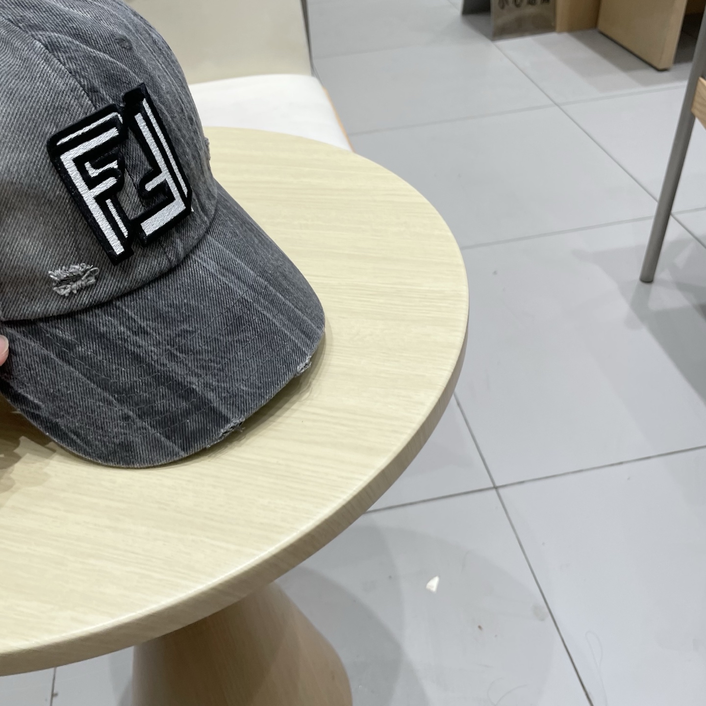  FENDI芬迪棒球帽🧢 经典FF中古单品，气质穿搭单品，质量杠杠👍