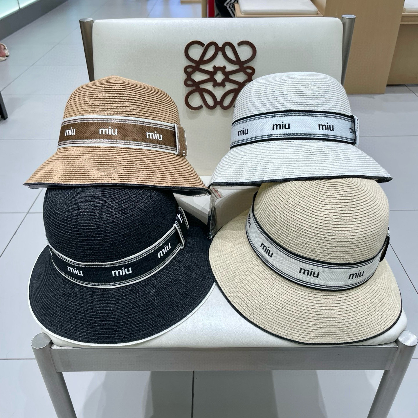  miumiu缪缪新款拉菲草帽，重工打造，专柜同款，头围57cm