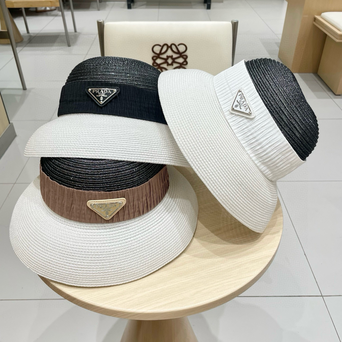   PRADA普拉达草帽， 简约百搭款，头围57cm