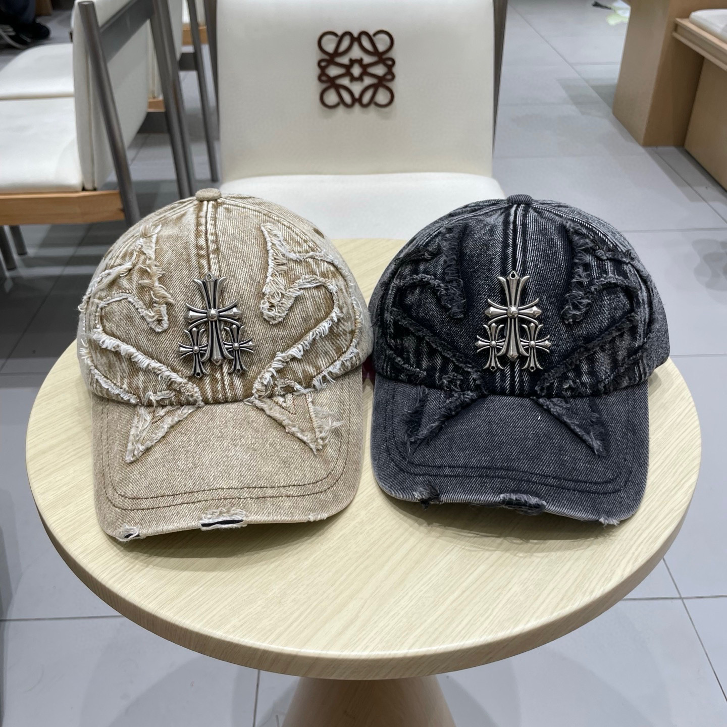  克罗心～新款棒球帽
新科技面料，牛仔棒球帽
轻薄透气，夏季首选棒球帽
韩版色调，好看！