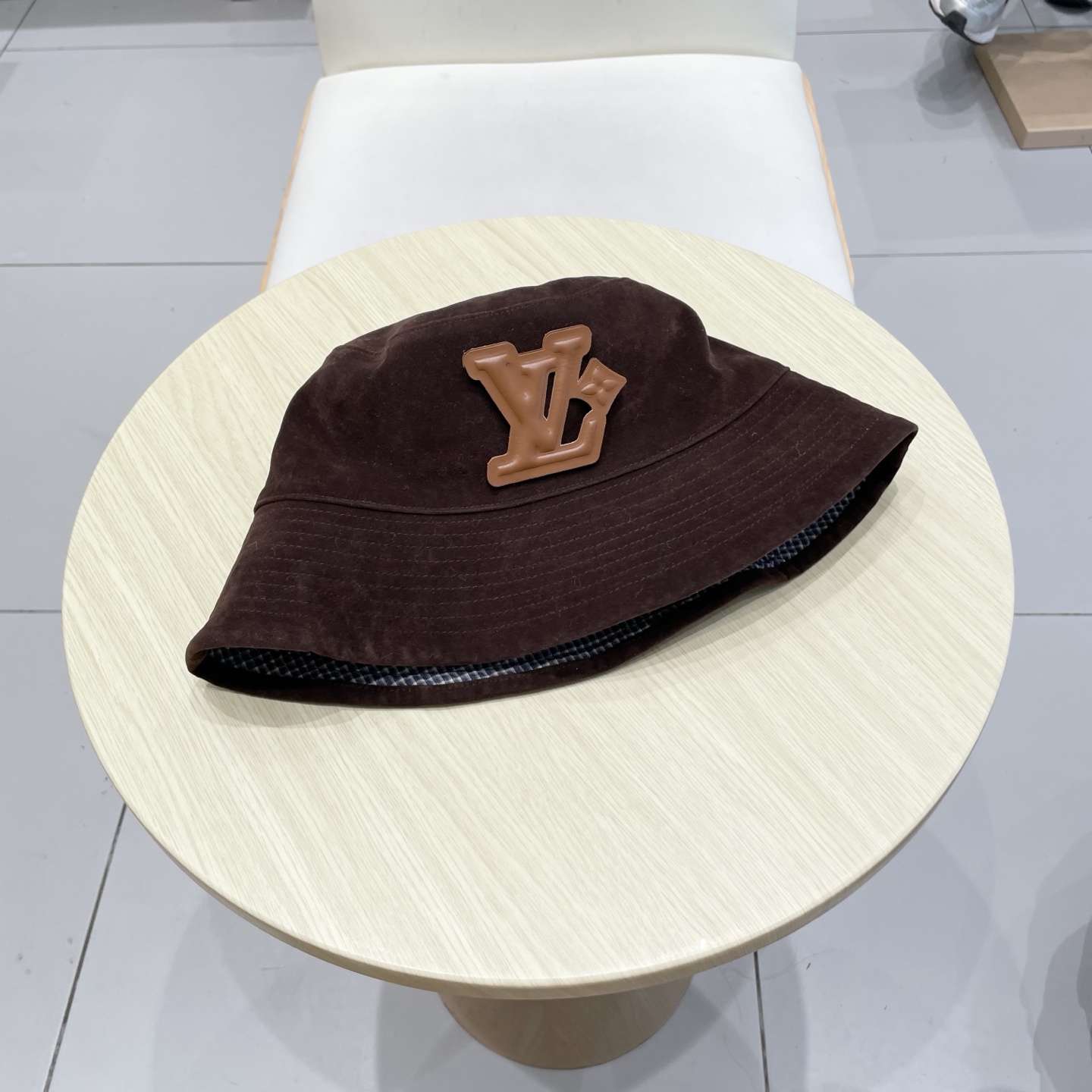 NO:363676,Louis Vuitton Baseball Cap Louis Vuitton can be worn on both sides!  Early autumn new dark brown suede fisherman hat 2025 new basin hat foldable women's hat straw hat fisherman hat baseball hat knit hat, hat, louis vuitton, louis vuitton, espadrilles, chamois leather,hats路易威登棒球帽 LouisVuitton可双面戴！早秋新款深棕色麂皮绒渔夫帽子2025新款盆帽可折叠女款帽子草帽渔夫帽棒球帽针织帽,帽子,louis vuitton,louis vuitton,espadrilles,chamois leather,hats,hat