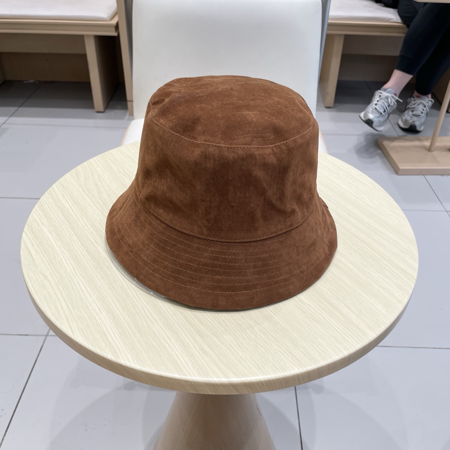  🧢路易威登棒球帽 LouisVuitton😍可双面戴！早秋新款深棕色麂皮绒渔夫帽子2025新款盆帽可折