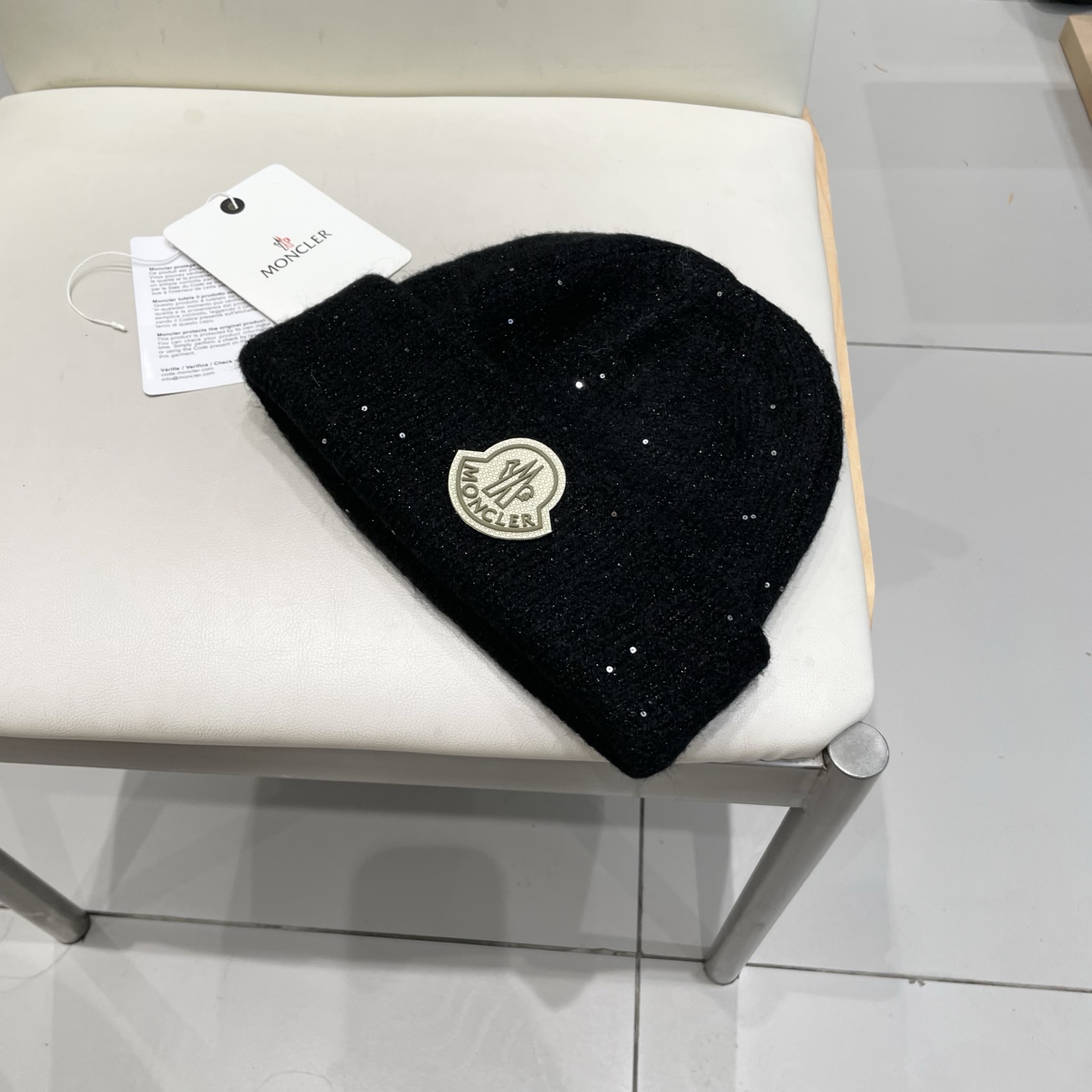  Moncler盟可睐💥官网经典针织帽，原单复刻.非常柔软亲肤，弹性很好💓有质感又非常百搭的款式~保暖的
