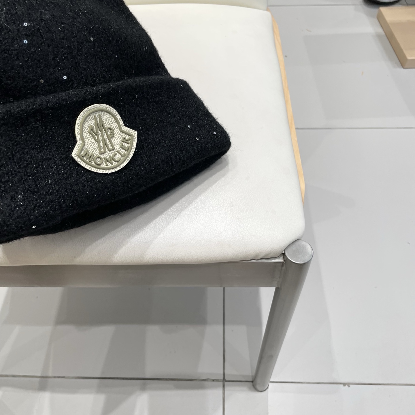  Moncler盟可睐💥官网经典针织帽，原单复刻.非常柔软亲肤，弹性很好💓有质感又非常百搭的款式~保暖的