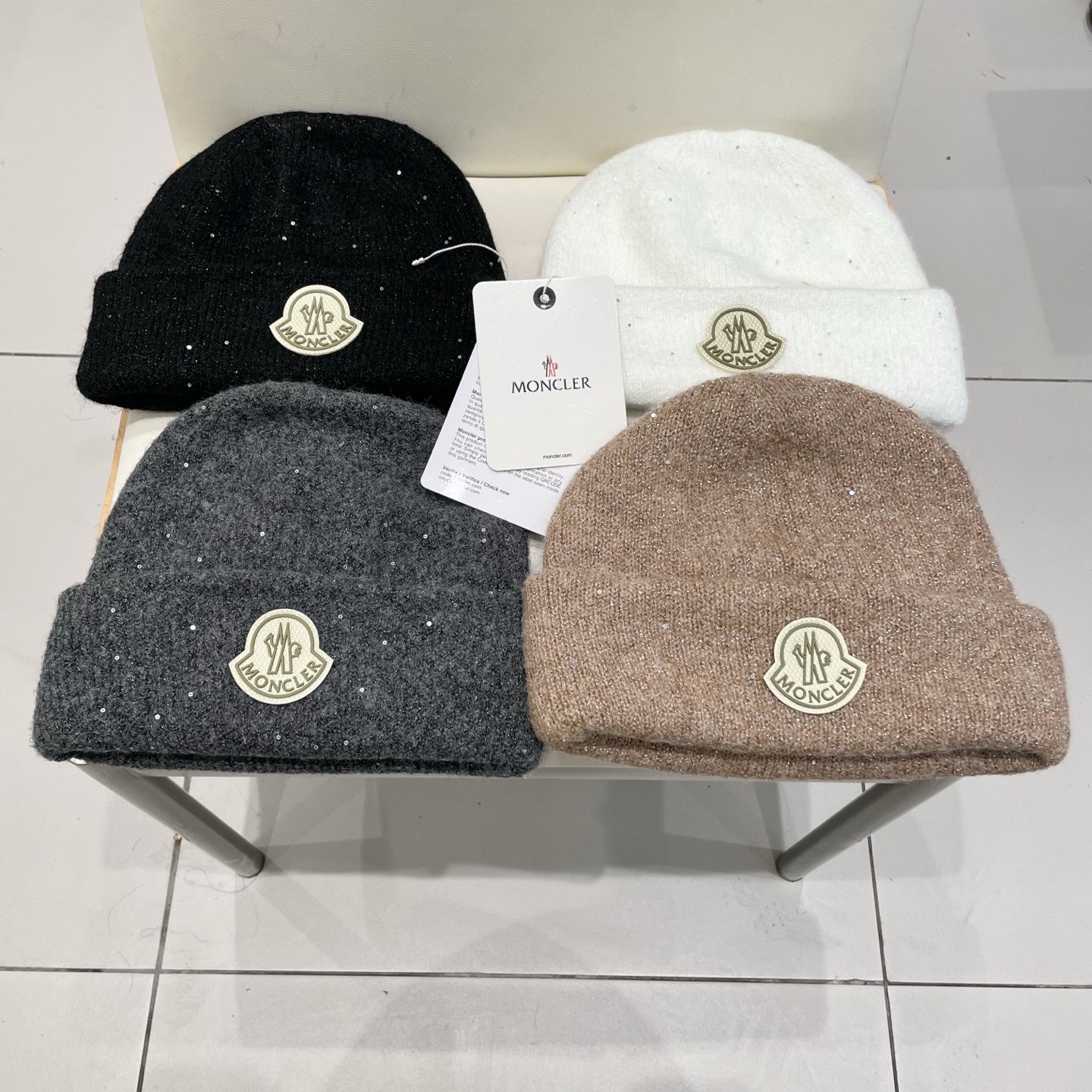  Moncler盟可睐💥官网经典针织帽，原单复刻.非常柔软亲肤，弹性很好💓有质感又非常百搭的款式~保暖的