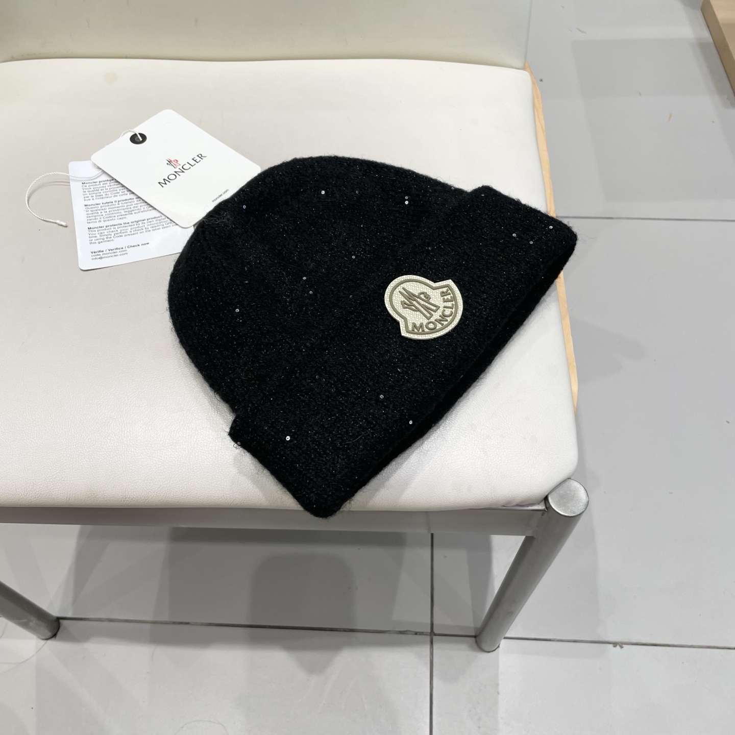 Moncler盟可睐💥官网经典针织帽，原单复刻.非常柔软亲肤，弹性很好💓有质感又非常百搭的款式~保暖的