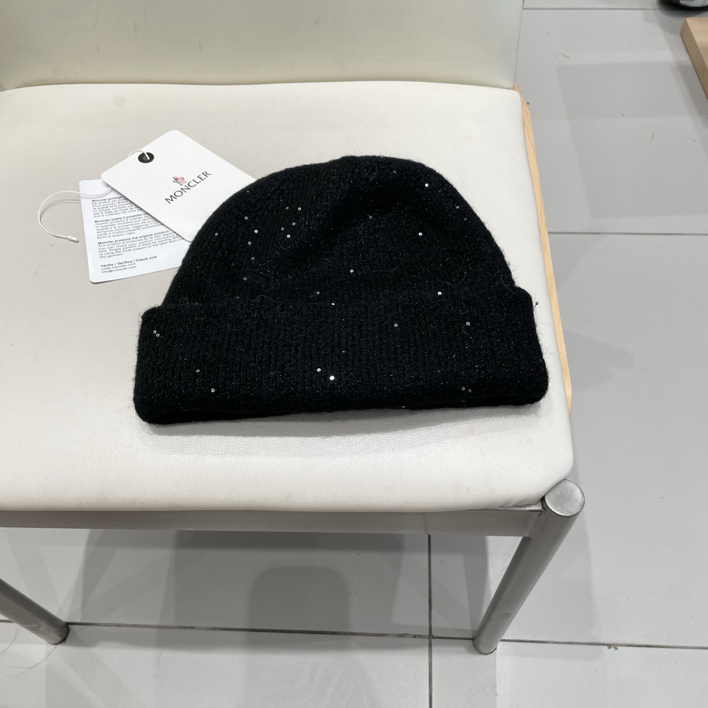  Moncler盟可睐💥官网经典针织帽，原单复刻.非常柔软亲肤，弹性很好💓有质感又非常百搭的款式~保暖的