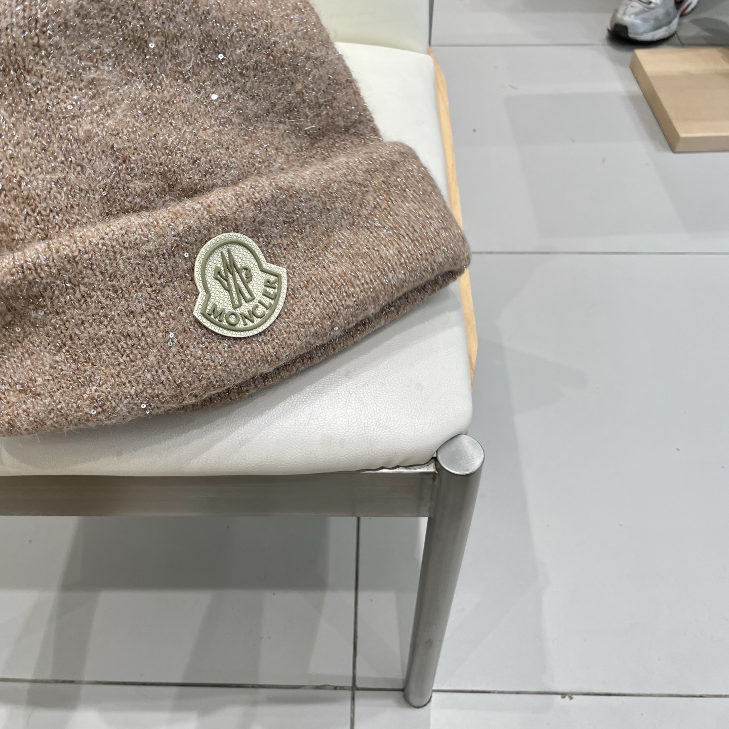  Moncler盟可睐💥官网经典针织帽，原单复刻.非常柔软亲肤，弹性很好💓有质感又非常百搭的款式~保暖的