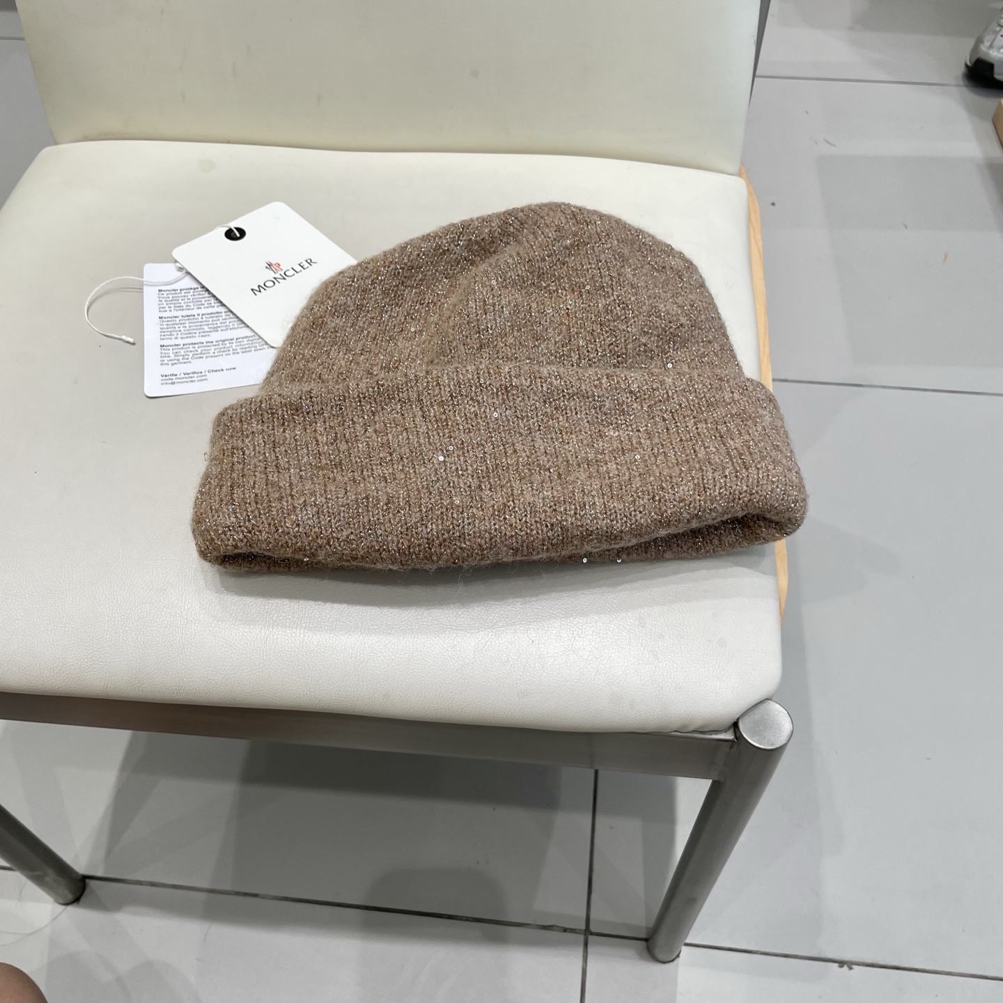  Moncler盟可睐💥官网经典针织帽，原单复刻.非常柔软亲肤，弹性很好💓有质感又非常百搭的款式~保暖的