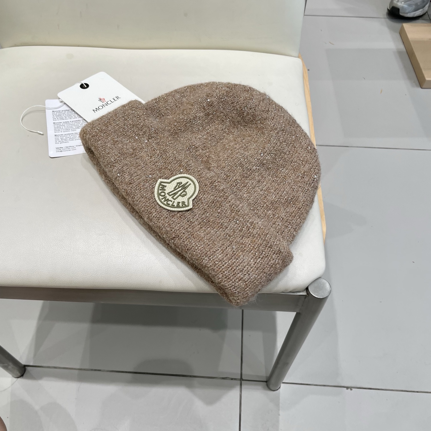  Moncler盟可睐💥官网经典针织帽，原单复刻.非常柔软亲肤，弹性很好💓有质感又非常百搭的款式~保暖的
