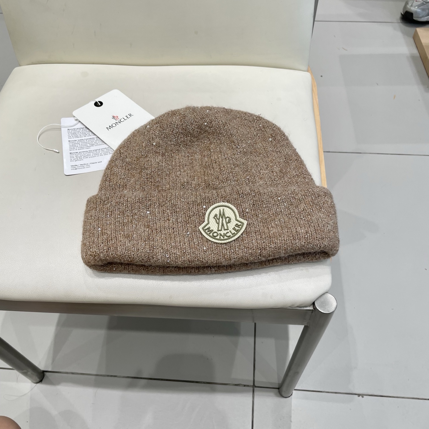  Moncler盟可睐💥官网经典针织帽，原单复刻.非常柔软亲肤，弹性很好💓有质感又非常百搭的款式~保暖的