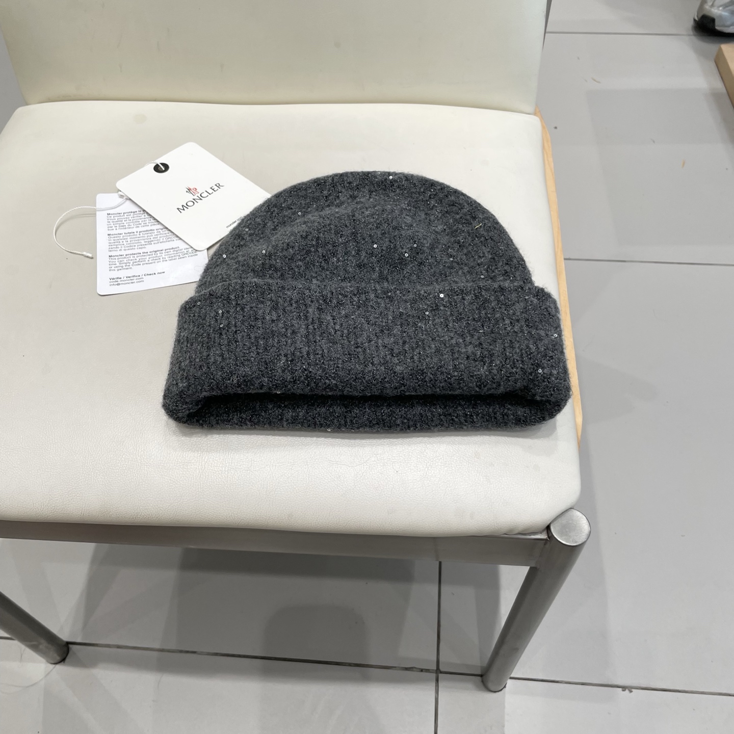  Moncler盟可睐💥官网经典针织帽，原单复刻.非常柔软亲肤，弹性很好💓有质感又非常百搭的款式~保暖的
