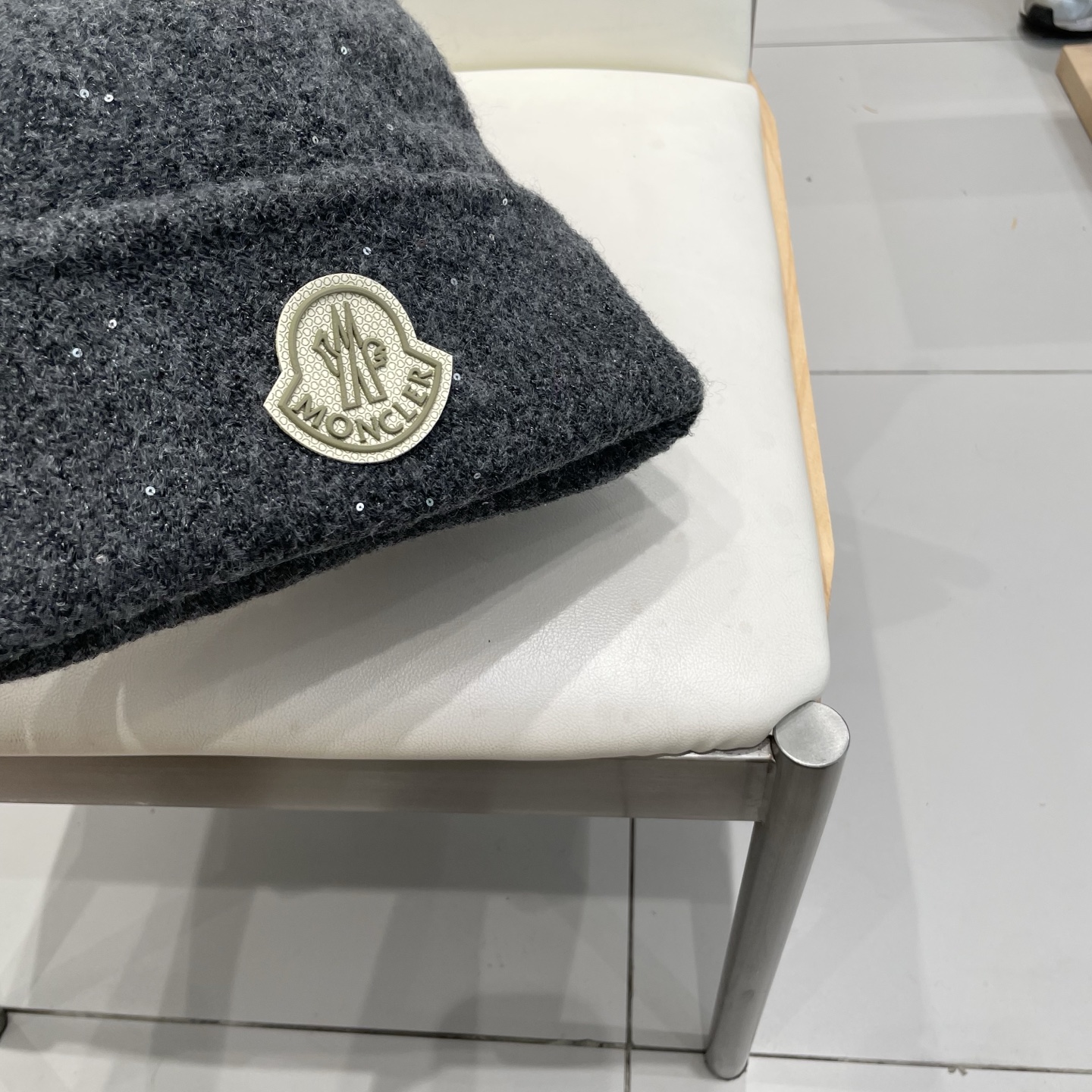  Moncler盟可睐💥官网经典针织帽，原单复刻.非常柔软亲肤，弹性很好💓有质感又非常百搭的款式~保暖的