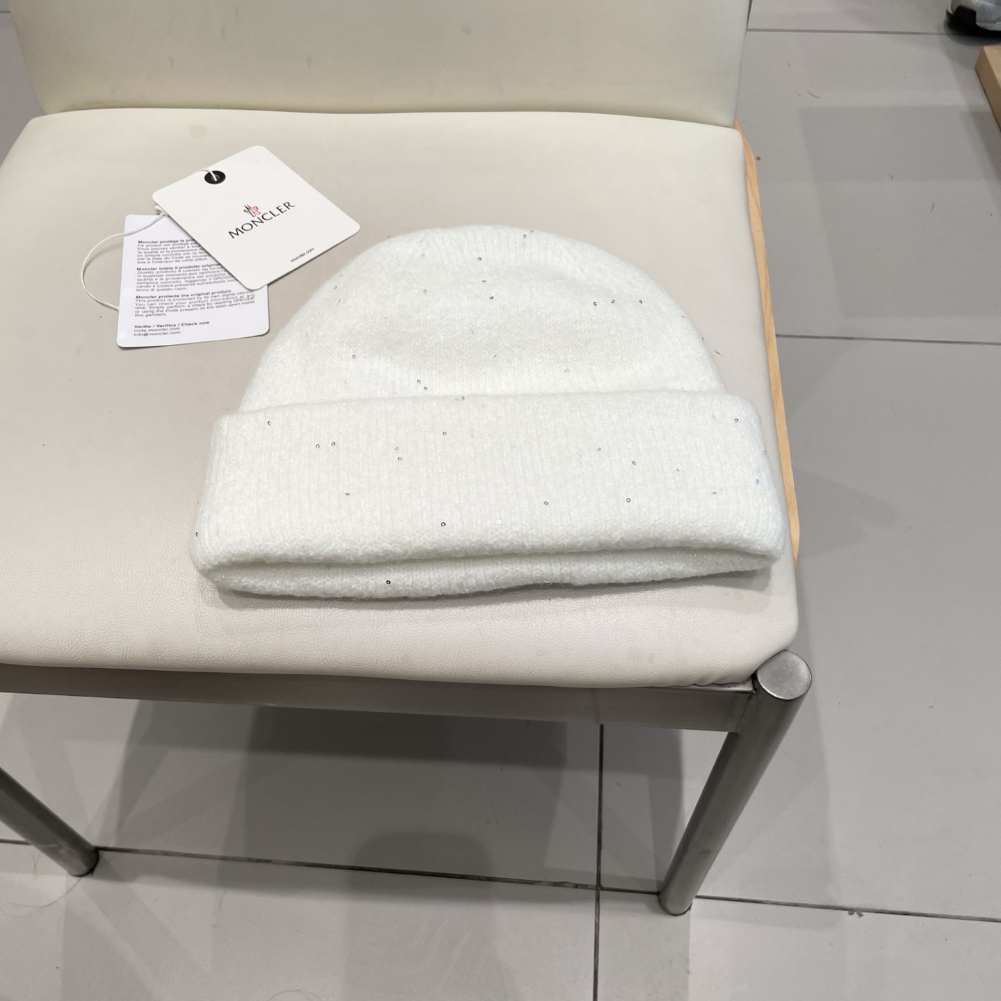  Moncler盟可睐💥官网经典针织帽，原单复刻.非常柔软亲肤，弹性很好💓有质感又非常百搭的款式~保暖的