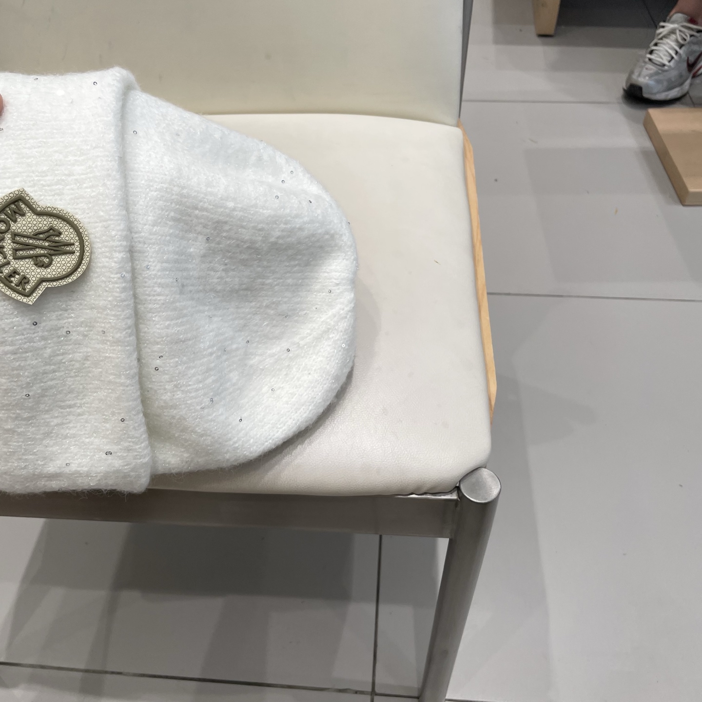  Moncler盟可睐💥官网经典针织帽，原单复刻.非常柔软亲肤，弹性很好💓有质感又非常百搭的款式~保暖的