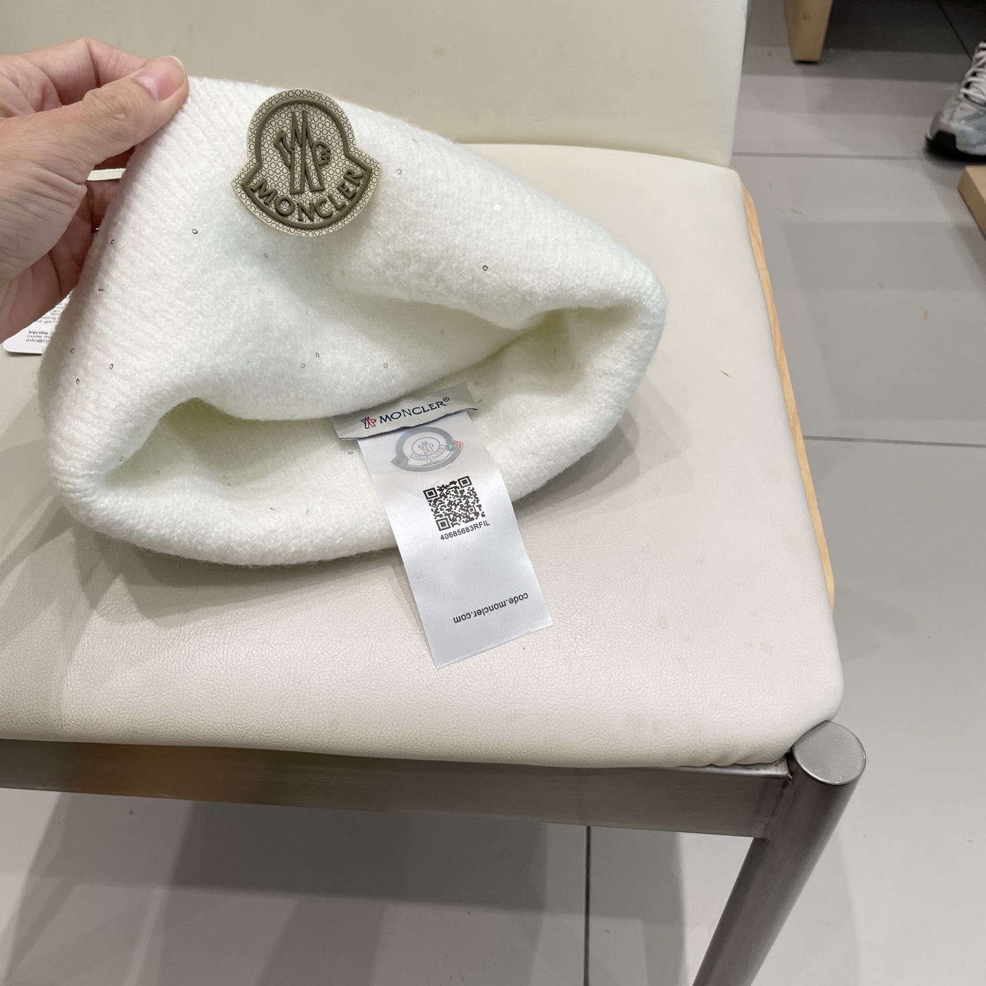  Moncler盟可睐💥官网经典针织帽，原单复刻.非常柔软亲肤，弹性很好💓有质感又非常百搭的款式~保暖的