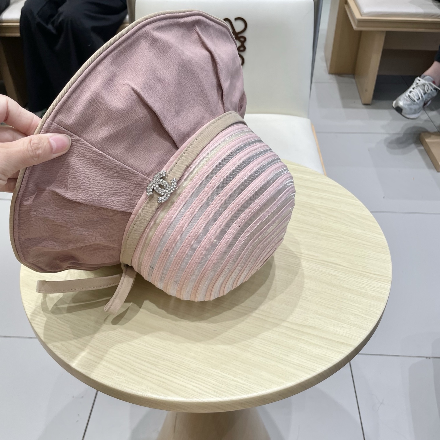  chanel香奈儿帽子女欧美时尚条纹渔夫帽大帽檐遮阳帽外贸太阳帽夏