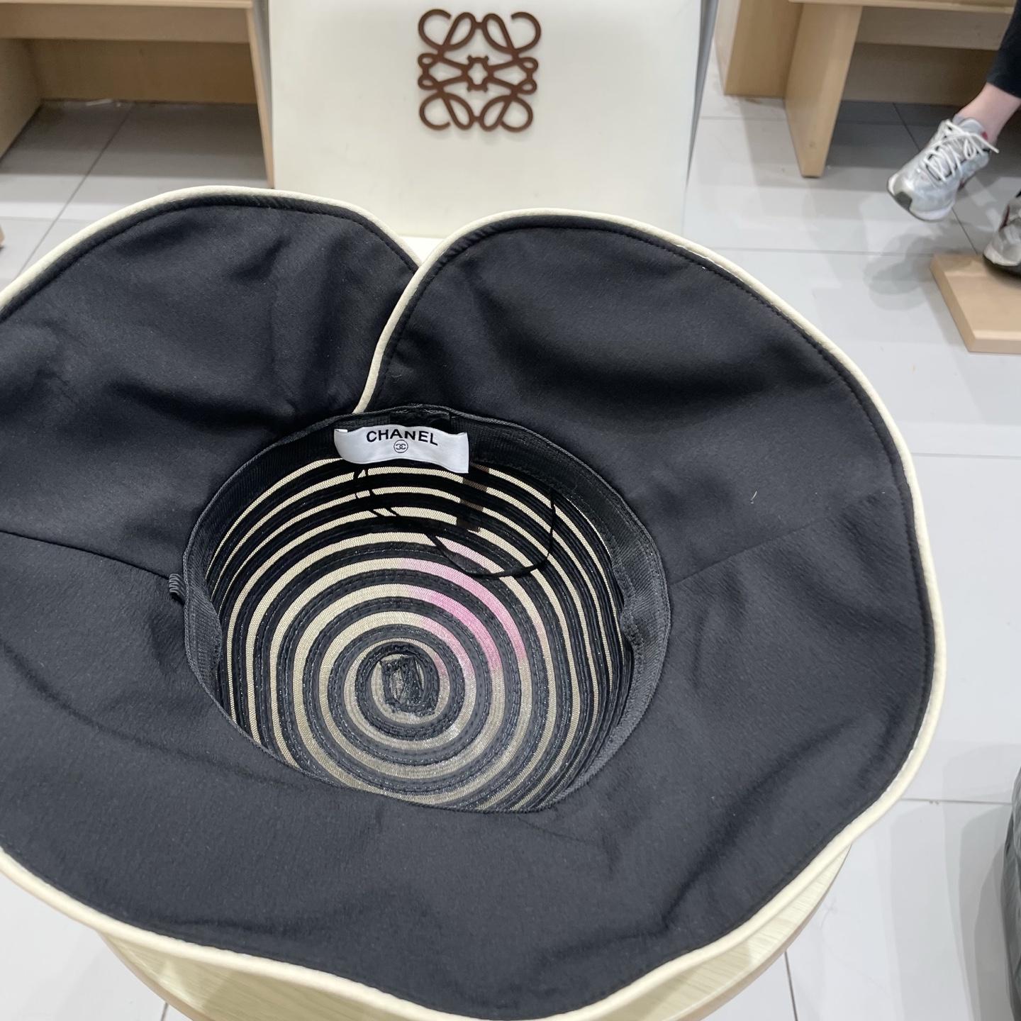  chanel香奈儿帽子女欧美时尚条纹渔夫帽大帽檐遮阳帽外贸太阳帽夏