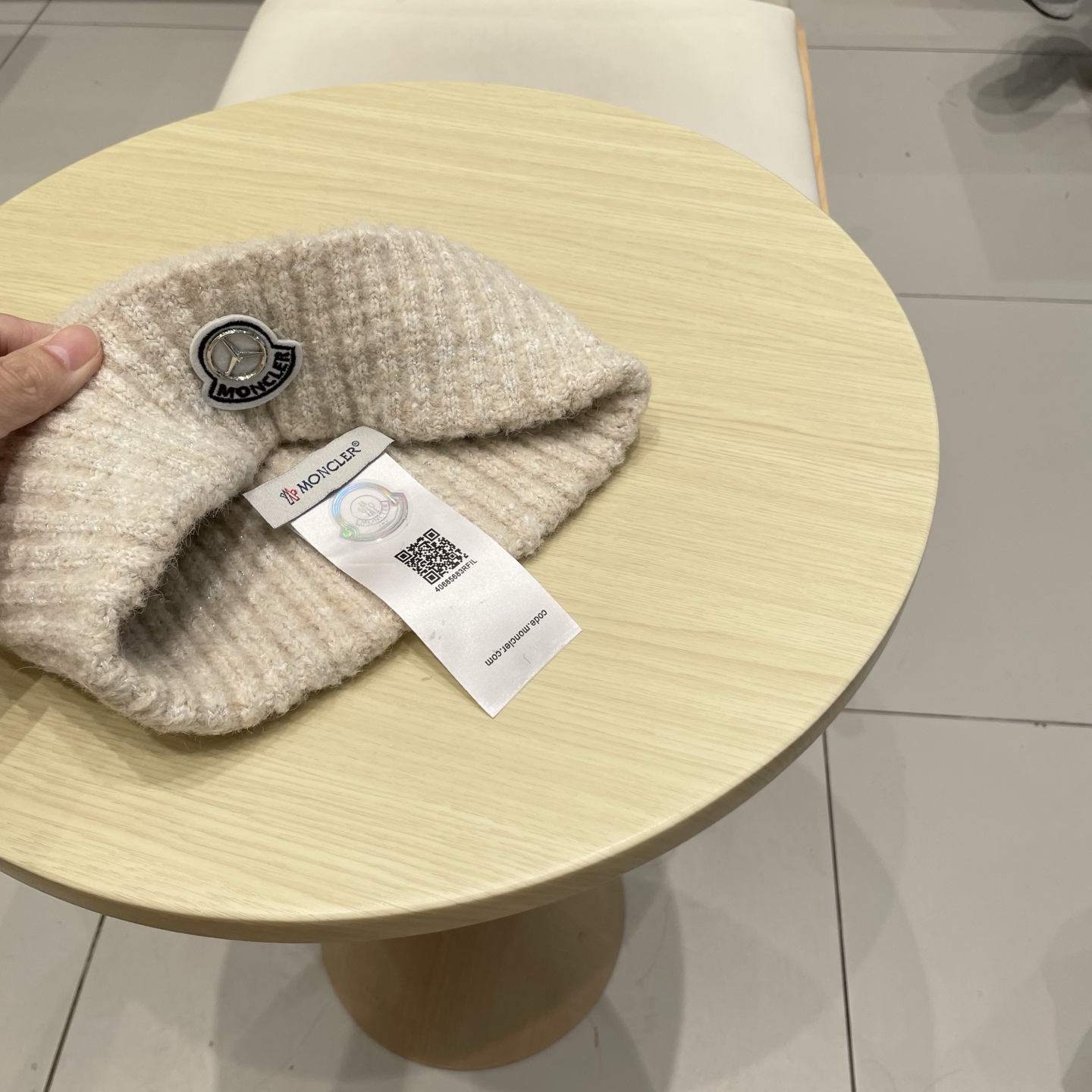   moncler 蒙口米色针织帽男女秋冬季毛线帽百搭显脸小保暖冷帽