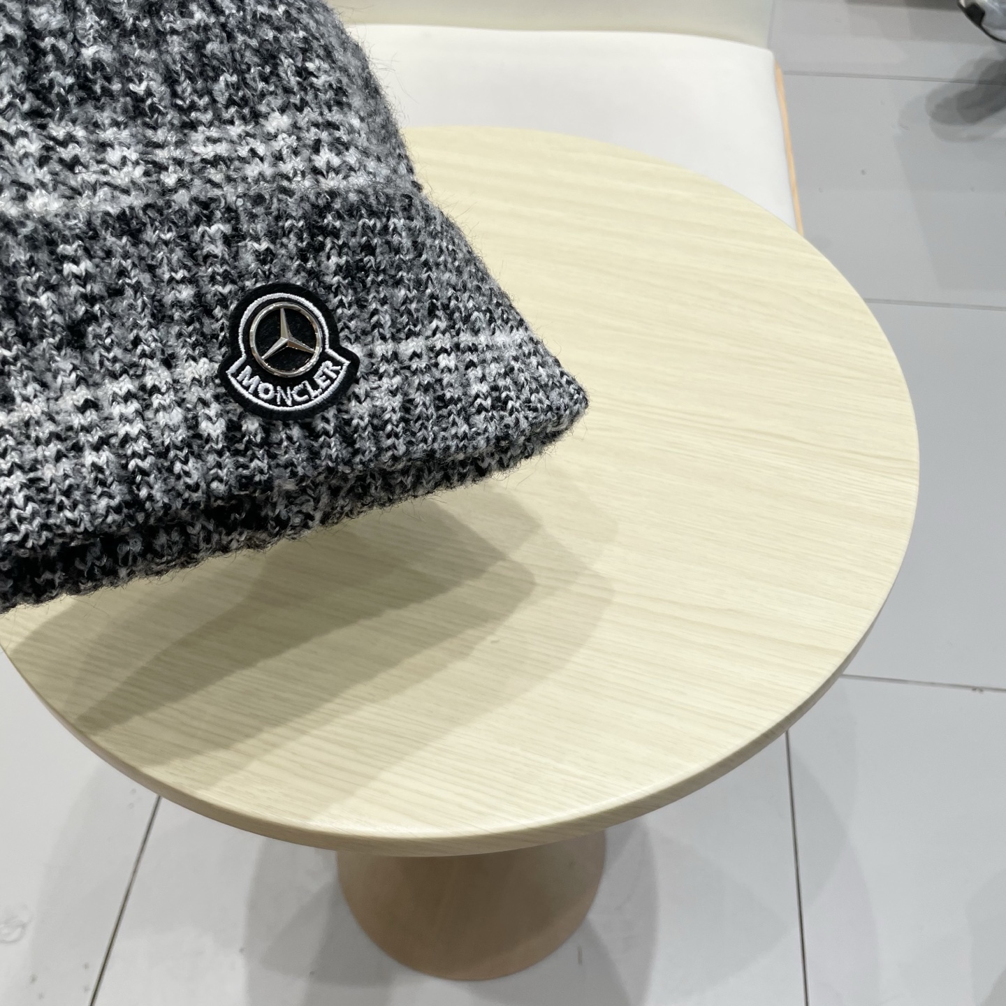   moncler 蒙口米色针织帽男女秋冬季毛线帽百搭显脸小保暖冷帽