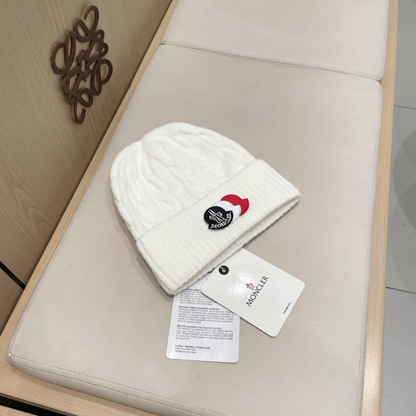  蒙口Moncler盟可睐针织帽，原单复刻.非常柔软亲肤，弹性很好💓有质感又非常百搭的款式~保暖的  毛
