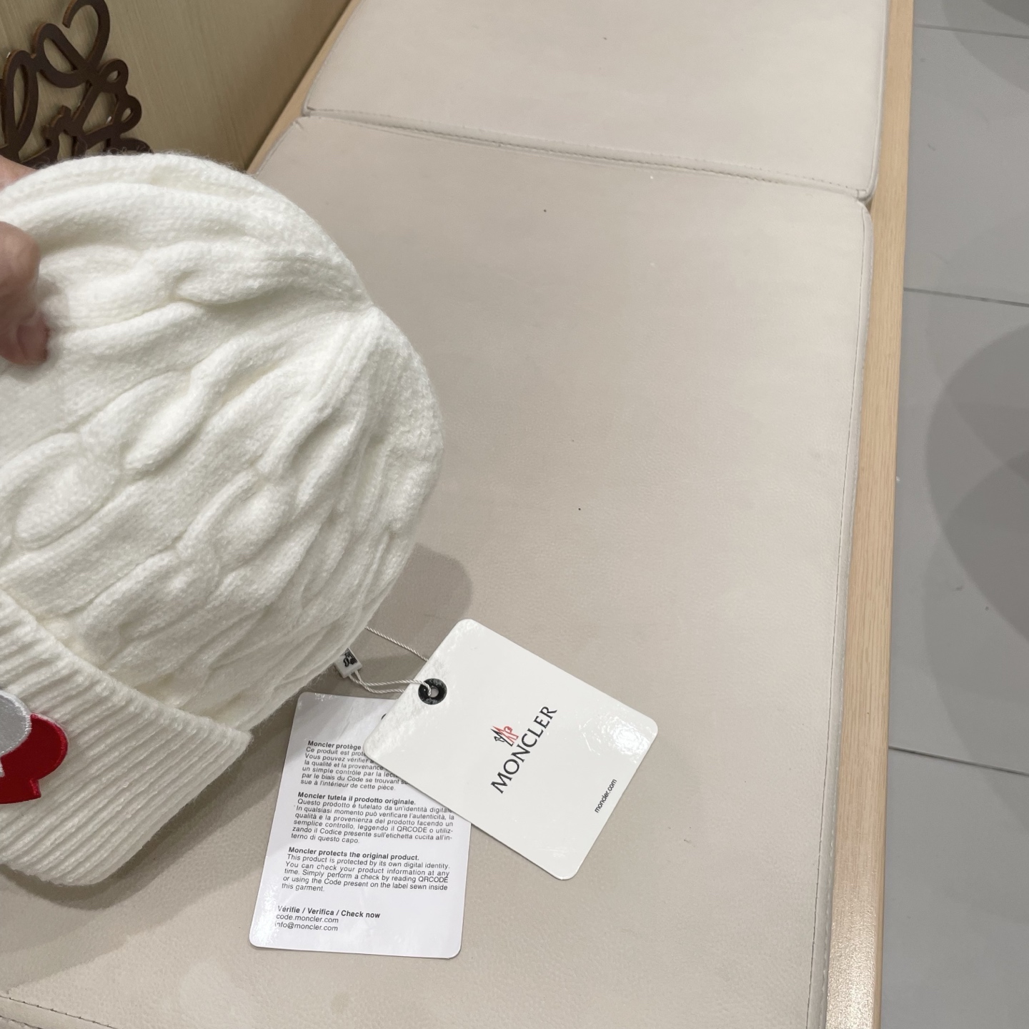  蒙口Moncler盟可睐针织帽，原单复刻.非常柔软亲肤，弹性很好💓有质感又非常百搭的款式~保暖的  毛