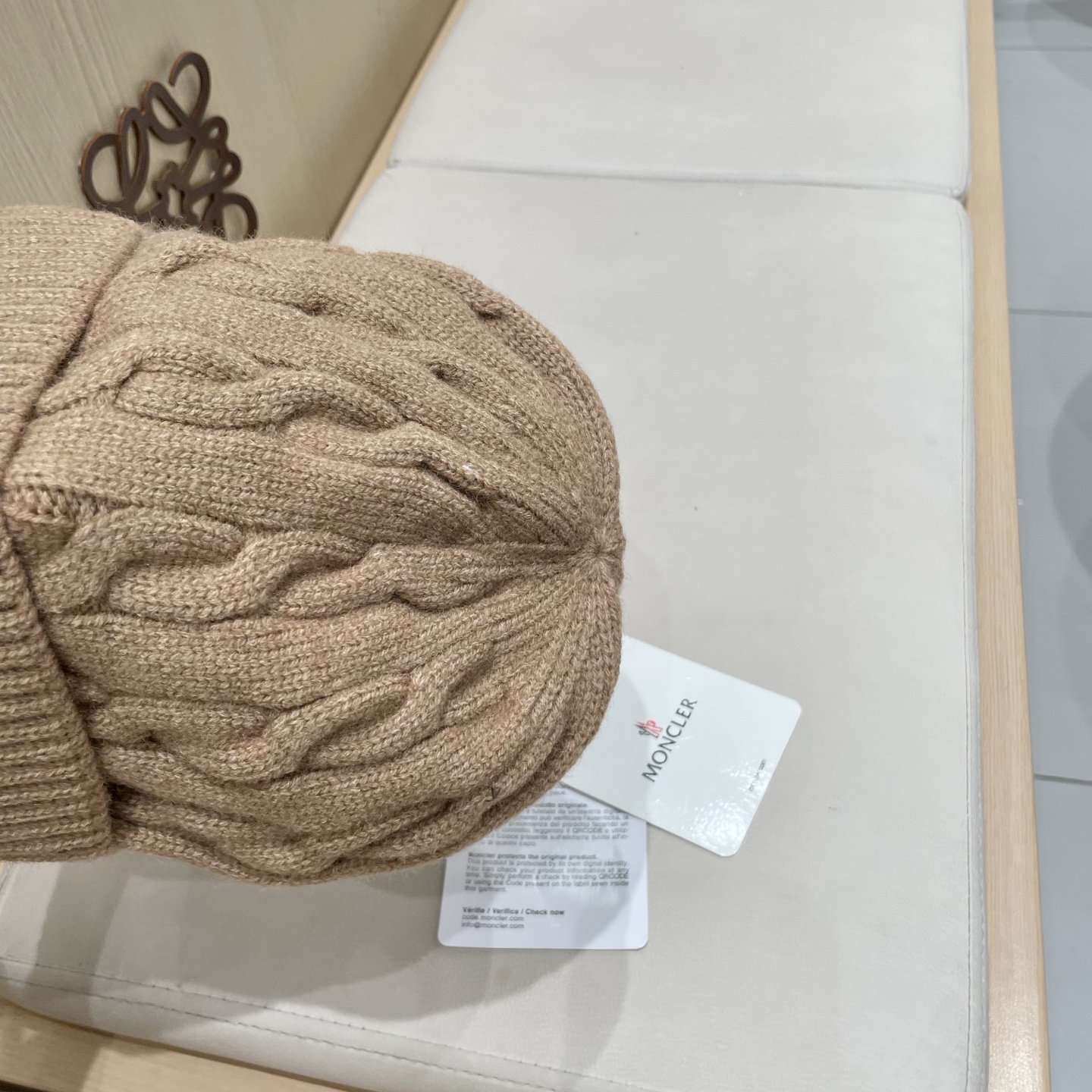  蒙口Moncler盟可睐针织帽，原单复刻.非常柔软亲肤，弹性很好💓有质感又非常百搭的款式~保暖的  毛