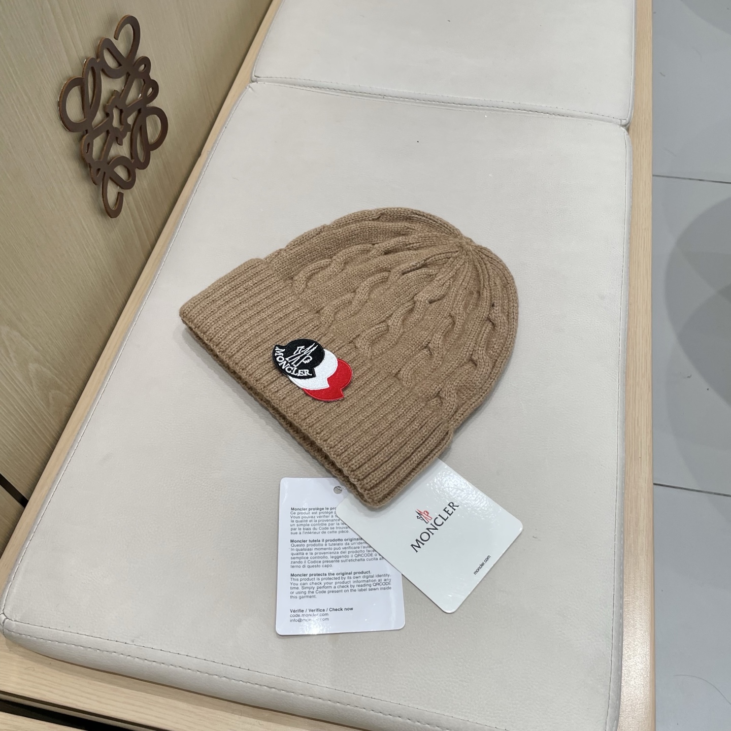  蒙口Moncler盟可睐针织帽，原单复刻.非常柔软亲肤，弹性很好💓有质感又非常百搭的款式~保暖的  毛